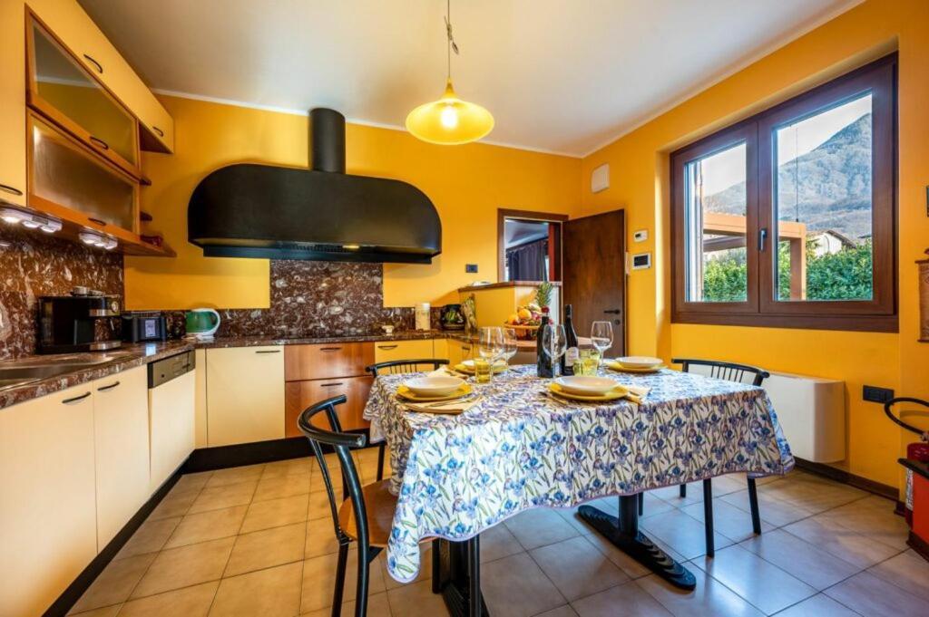 Iris -pet Friendly - Garden - Private Parking- Bike Friendly House Colico
