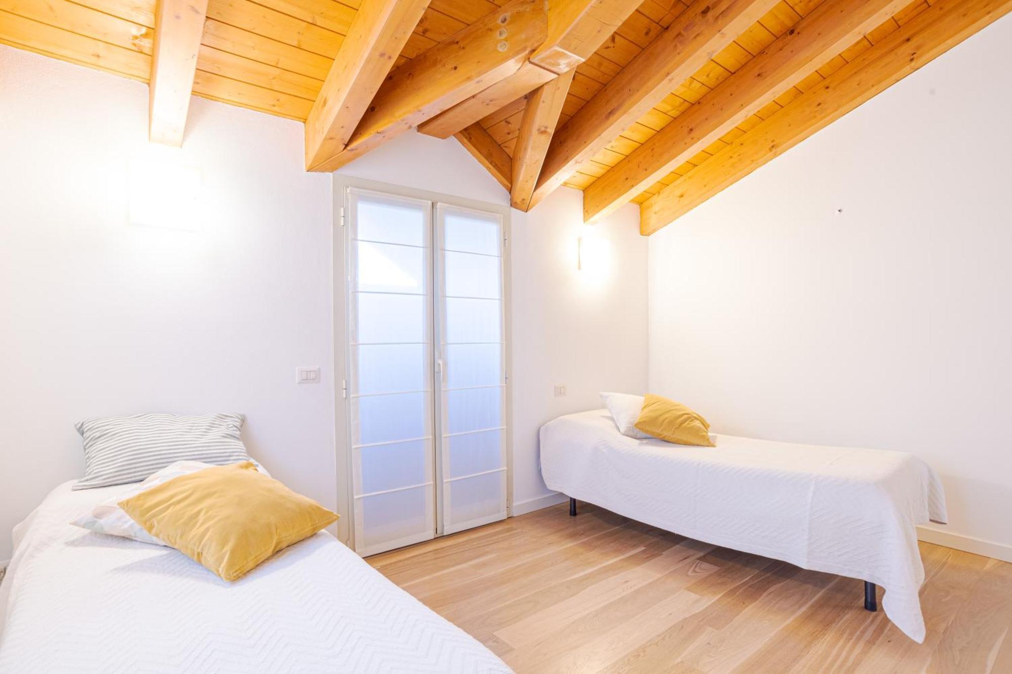 Roomy And Bright With Terrace! Apartment *