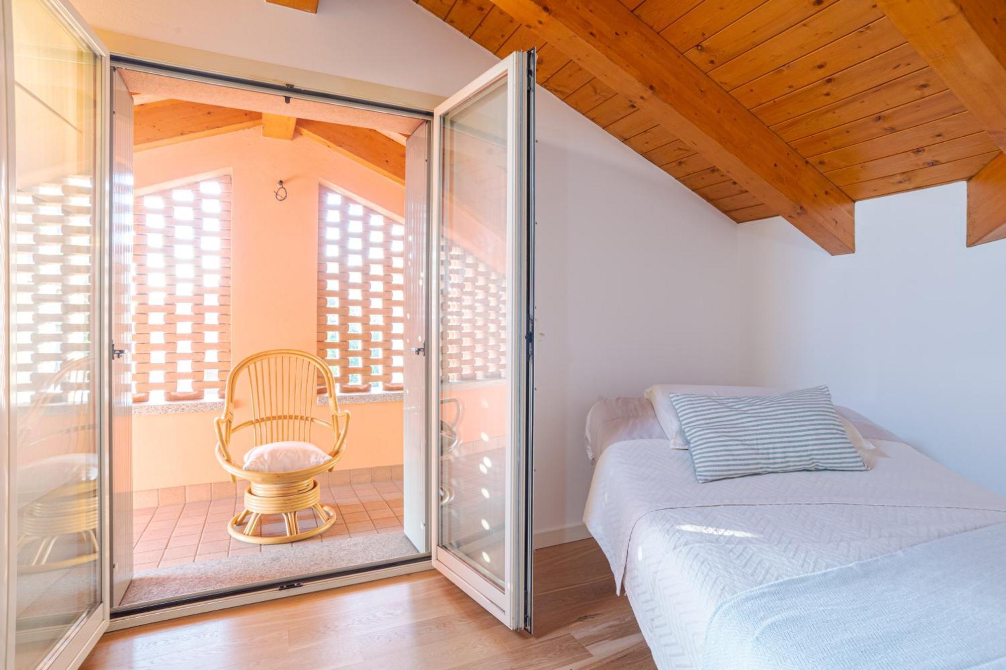 Roomy And Bright With Terrace! Apartment
