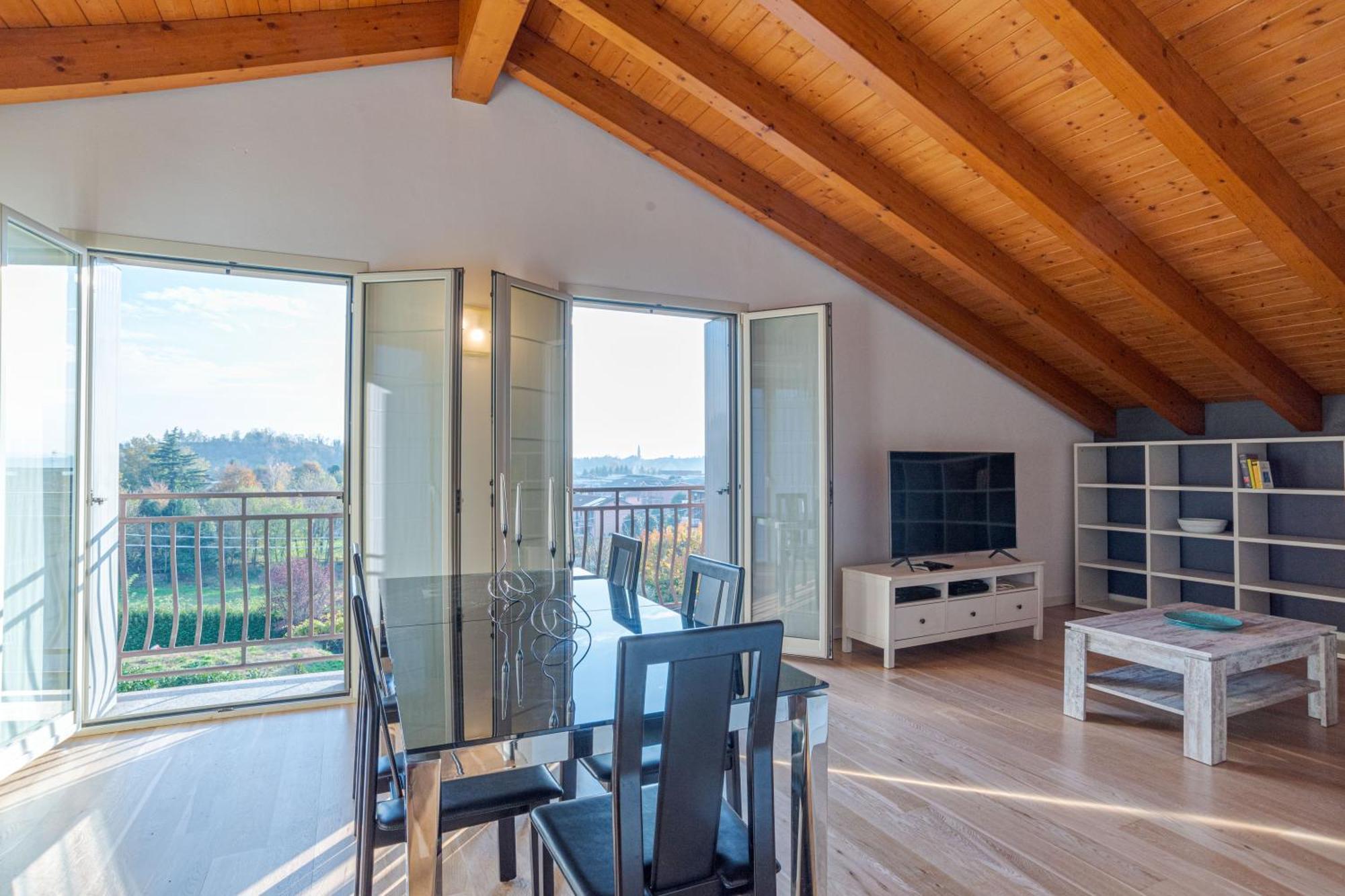 Apartment Roomy And Bright With Terrace! Cesana Brianza