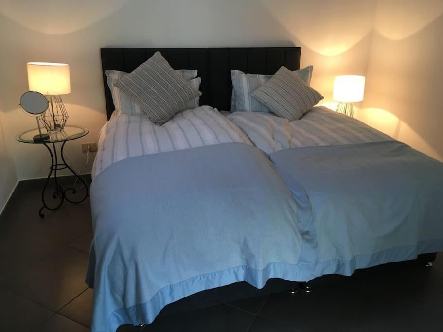 Beautiful With Private Access To The Lake. Limonta