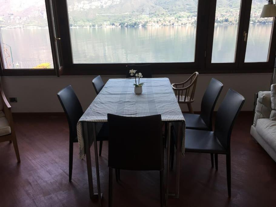 Beautiful With Private Access To The Lake.