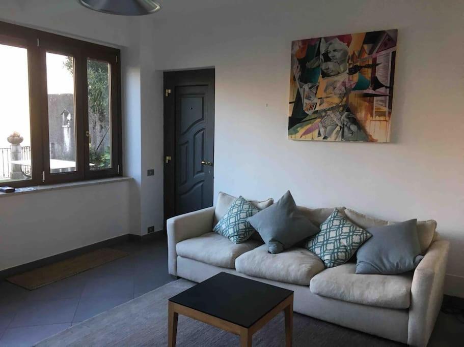 Beautiful With Private Access To The Lake. Limonta
