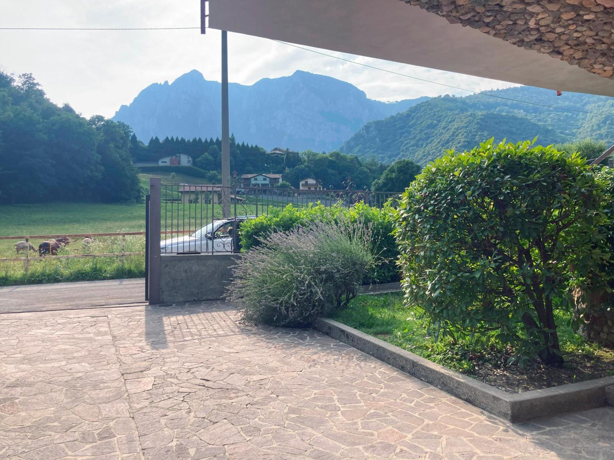 Iris - Relaxing Alpine Getaway At Apartment