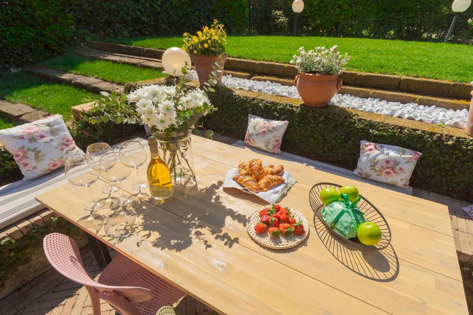 Vico Garden-203 By Rent Apartment Como