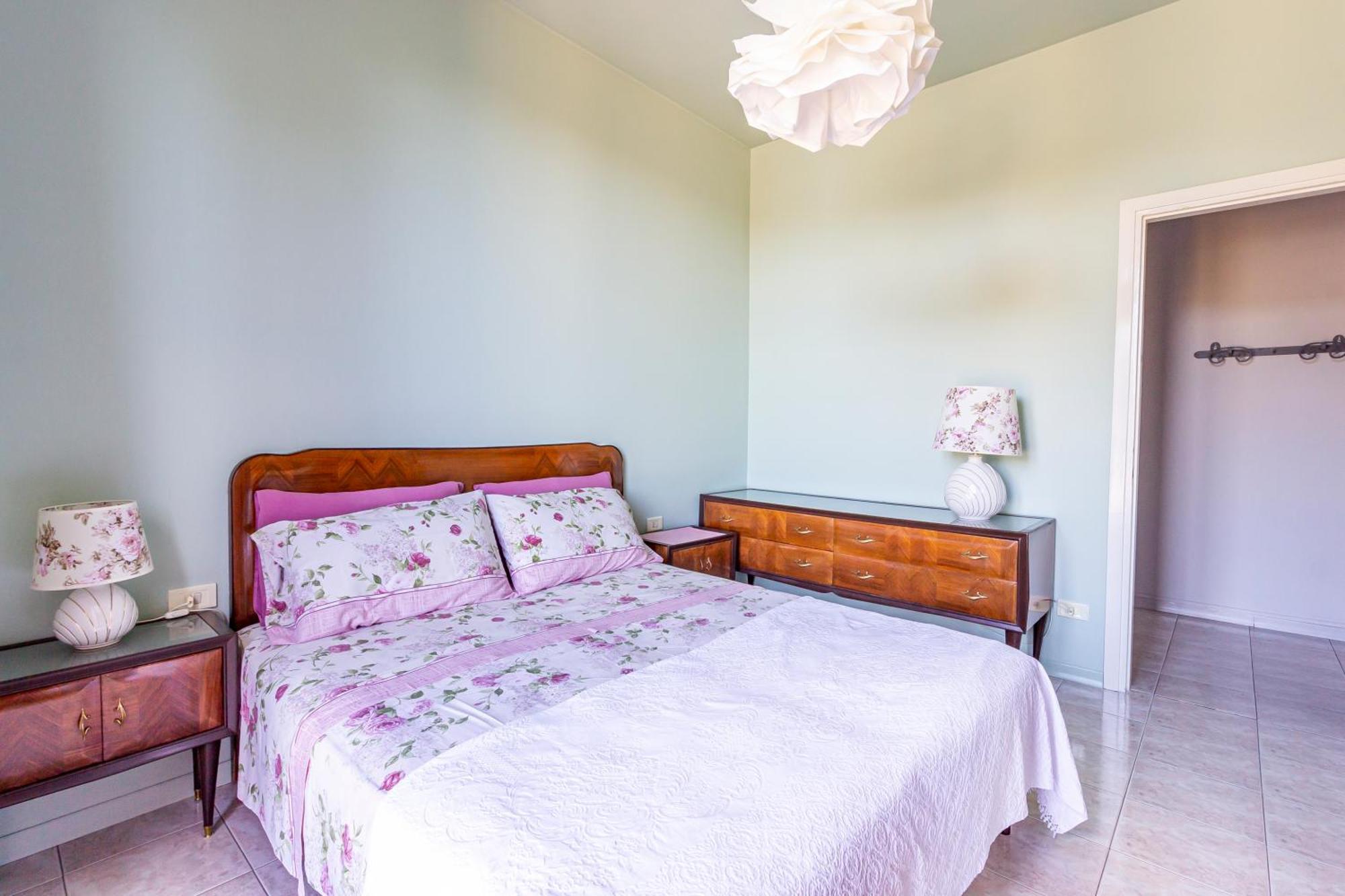 Parking & Terrace - Large 90 Mq - Self Check-in & Remote Access Apartment *