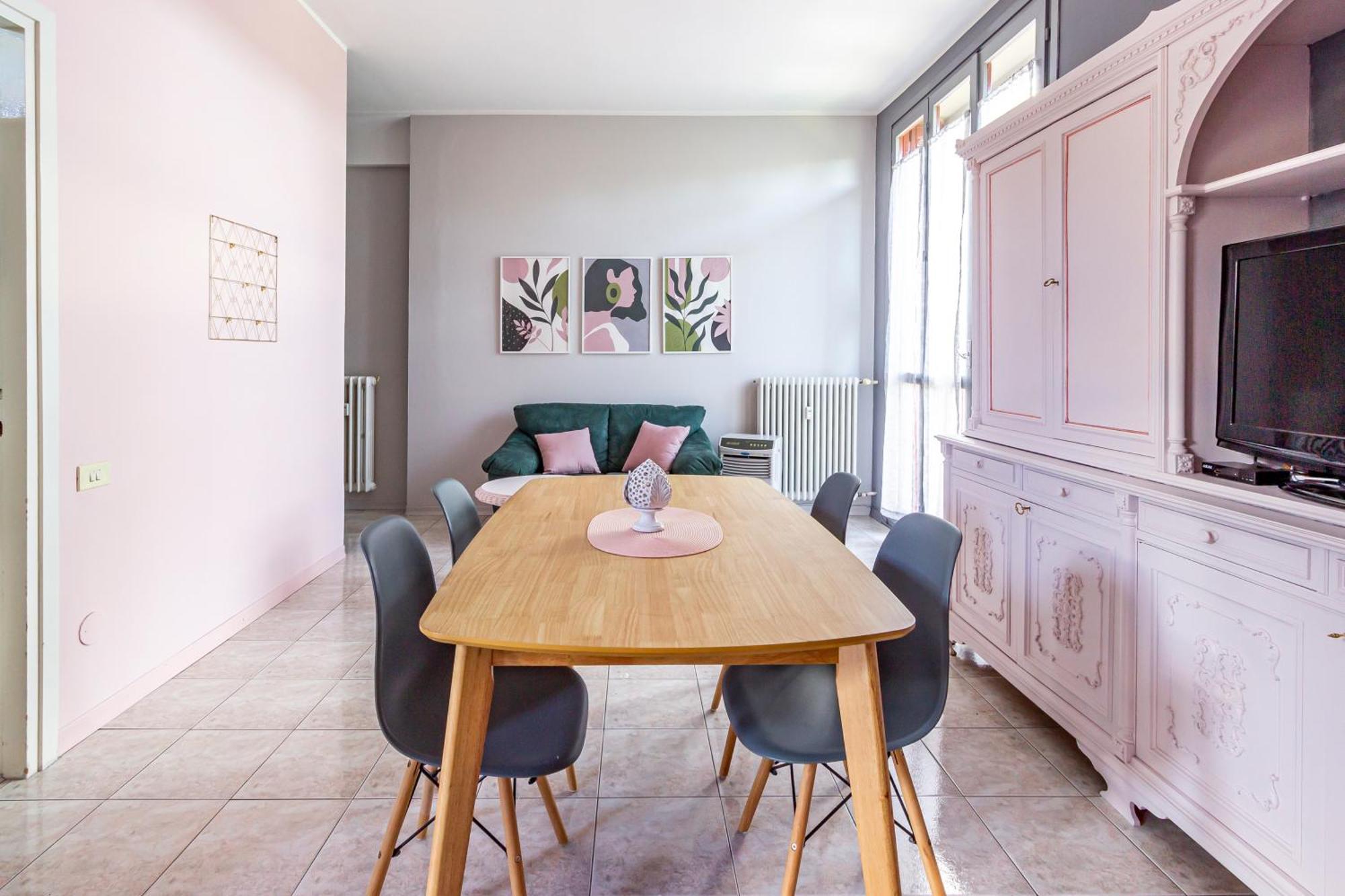 Parking & Terrace - Large 90 Mq - Self Check-in & Remote Access Apartment