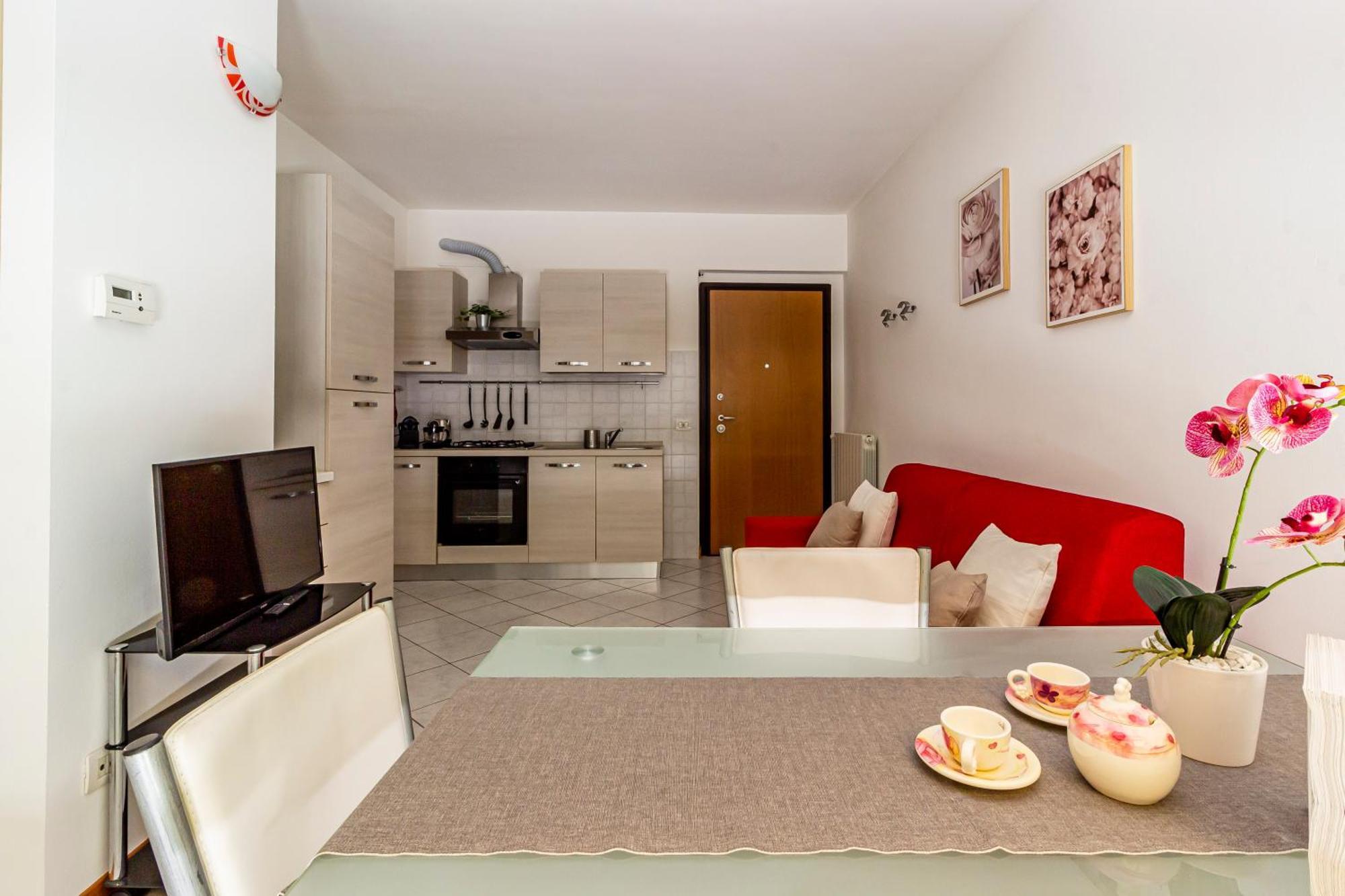 Private Garden & Garage - Self Check-in & Remote Access * Como
