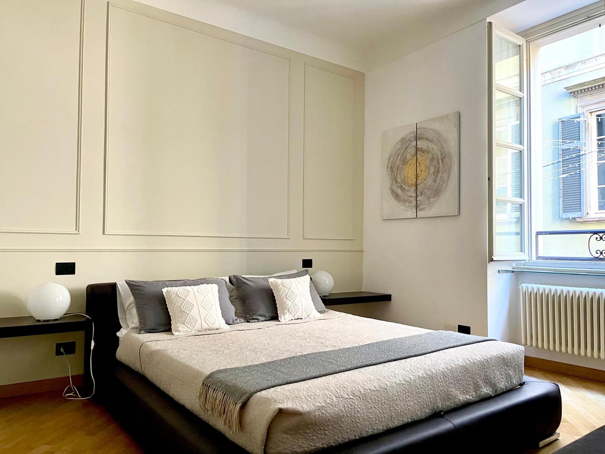 Apartment Charming Como: Downtown With Dual Bedrooms And Bathrooms *