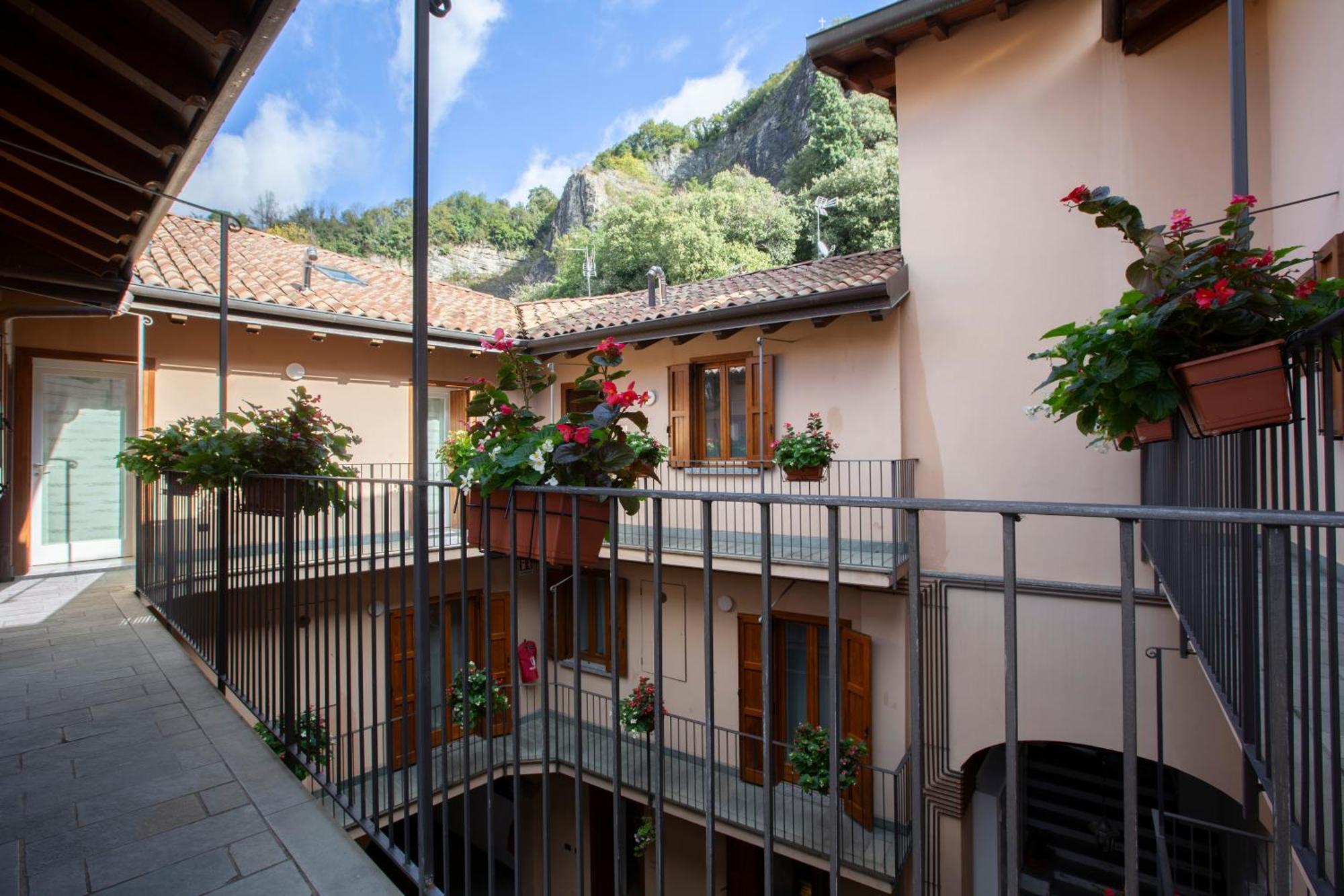 La Casa Del Sarto - And *