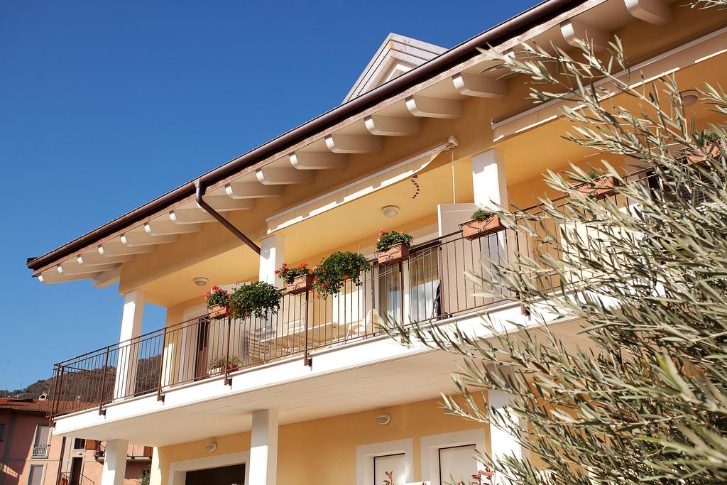 4 Village Centre Homes With Pool-by Italian Apartment *