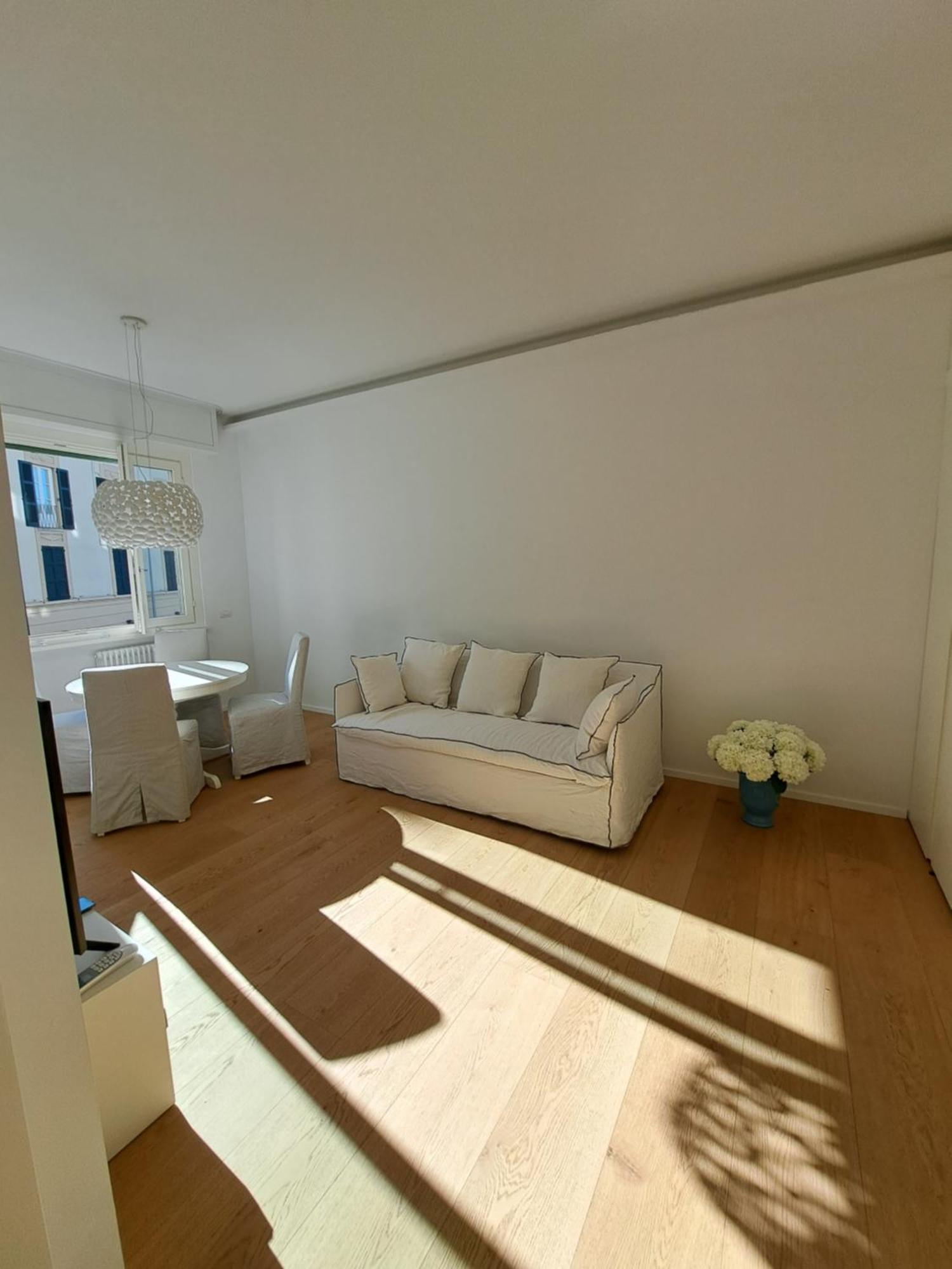 The Window On The Theatre And The Cathedral - Luxury Apartment