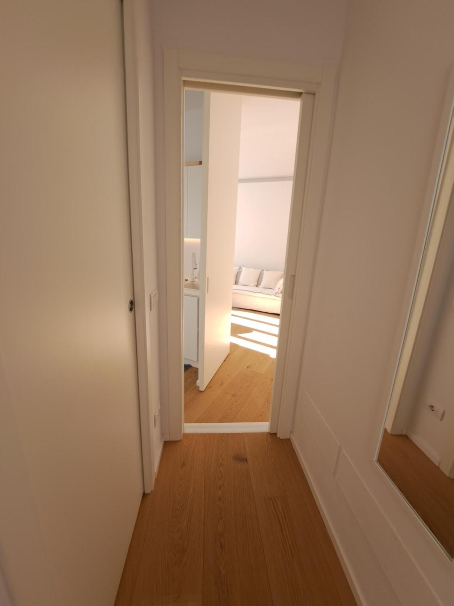 The Window On The Theatre And The Cathedral - Luxury Apartment Como