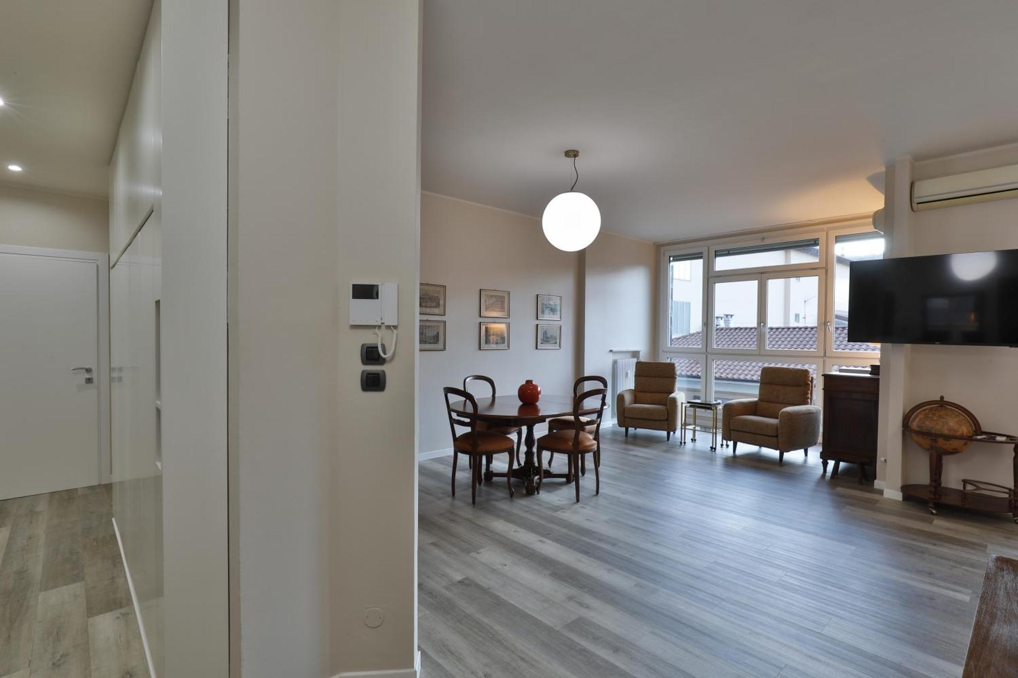 Dante Apartment *