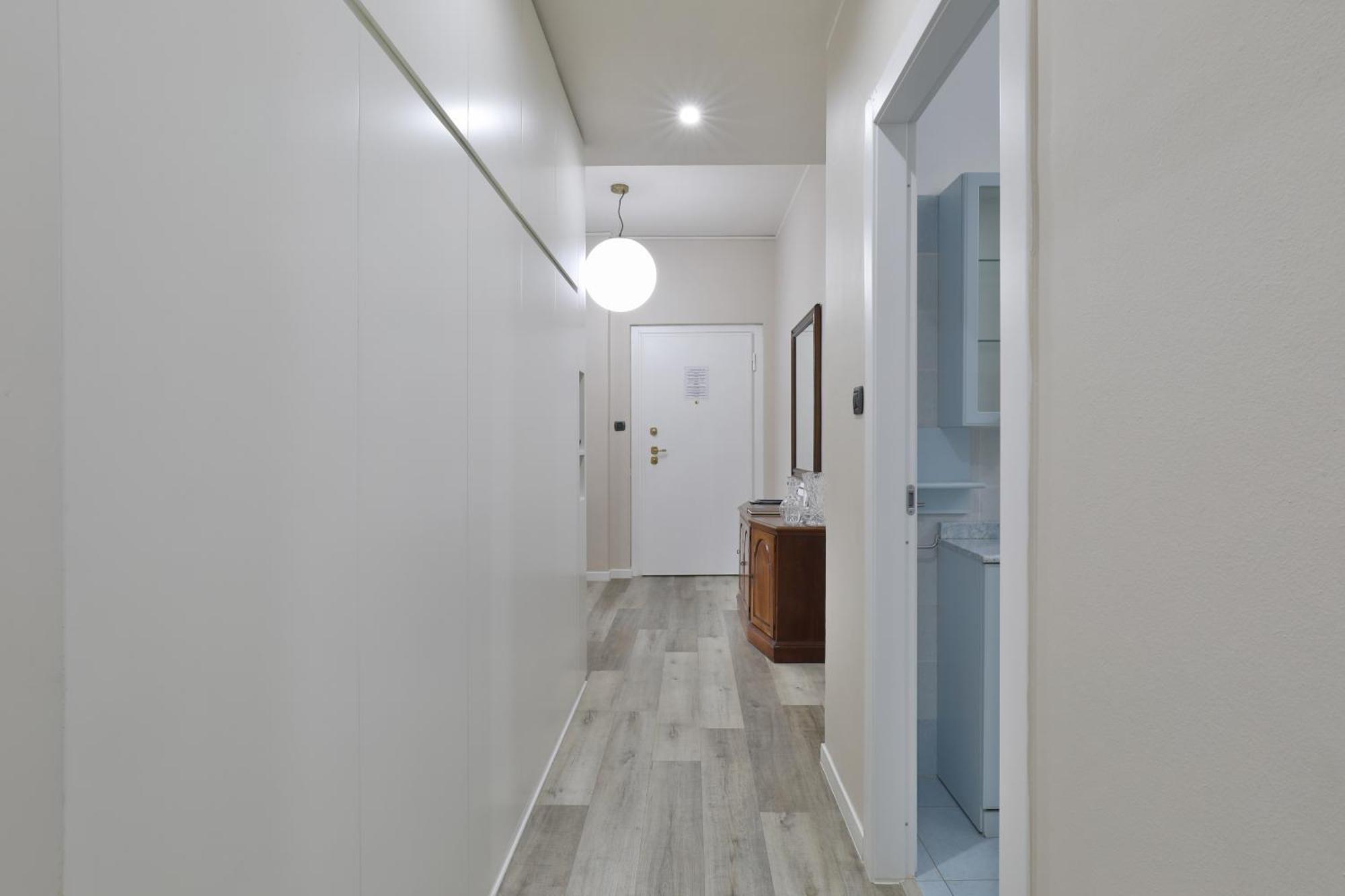 Dante Apartment *