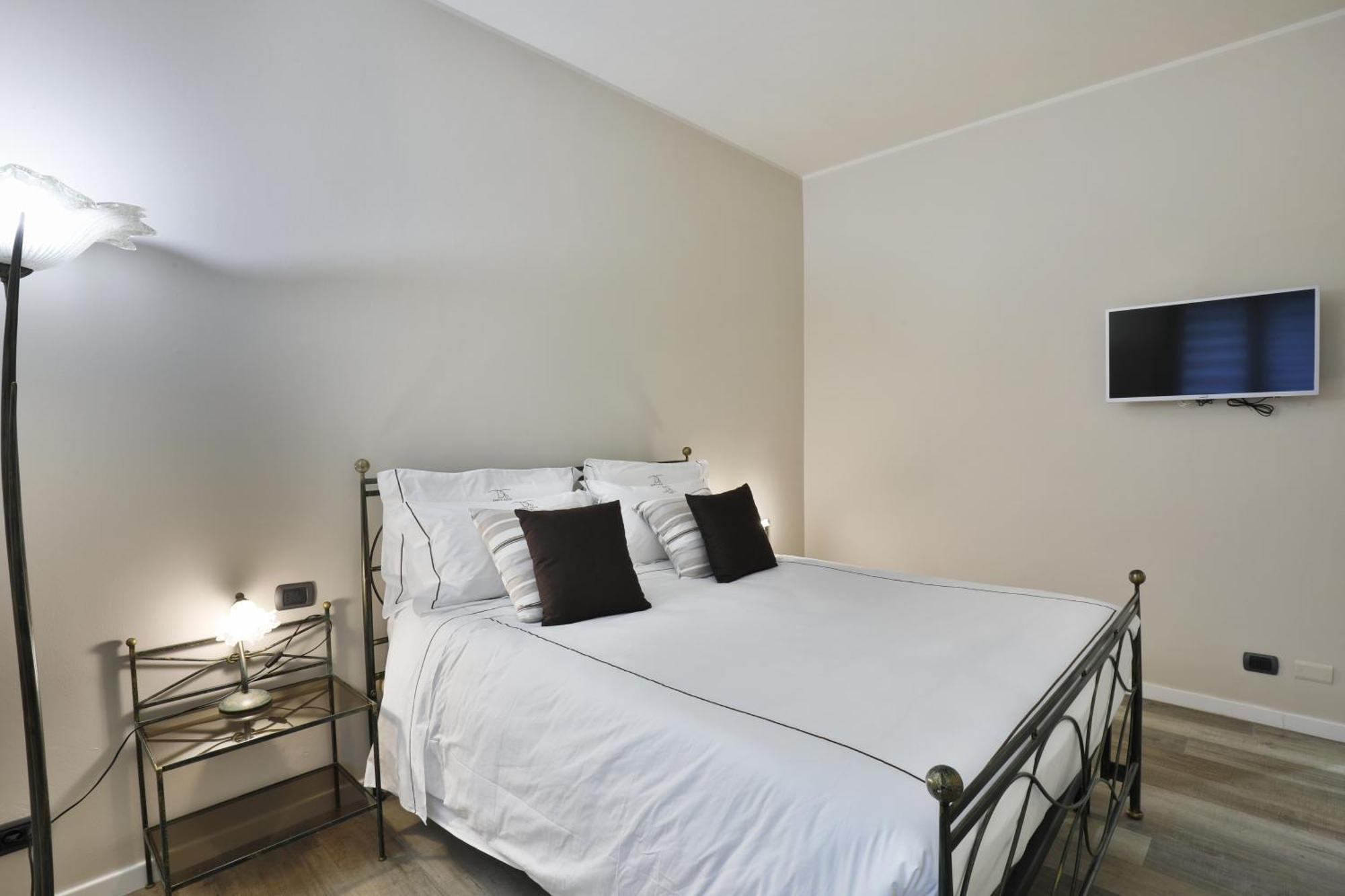 Apartment Dante Como