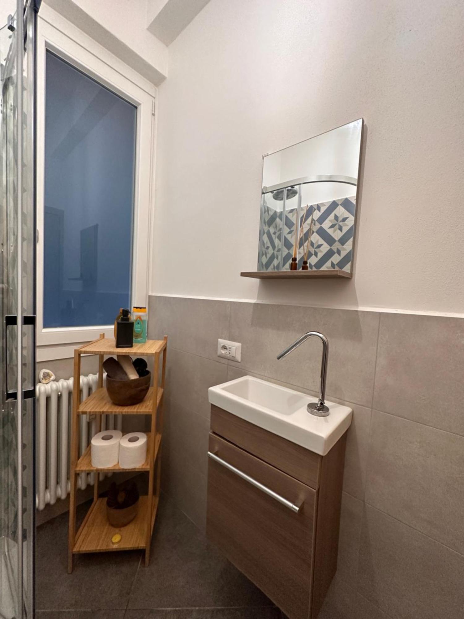 Casa Ling -ac - Parking-2bathrooms Bed & Breakfast Como