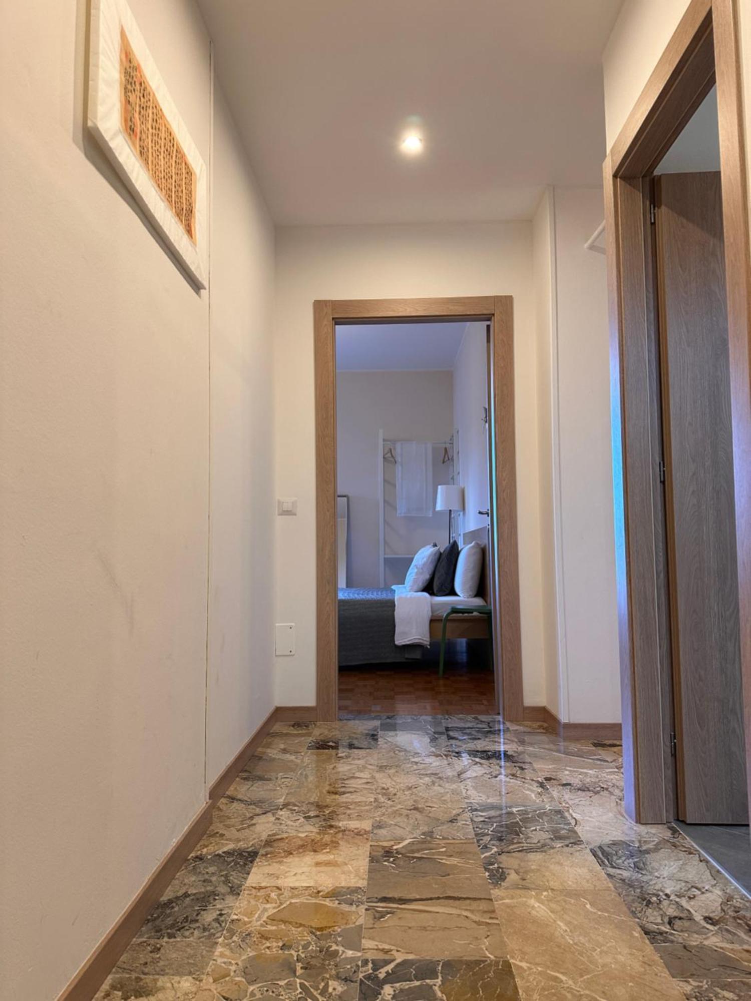 Casa Ling -ac - Parking-2bathrooms Bed & Breakfast Como