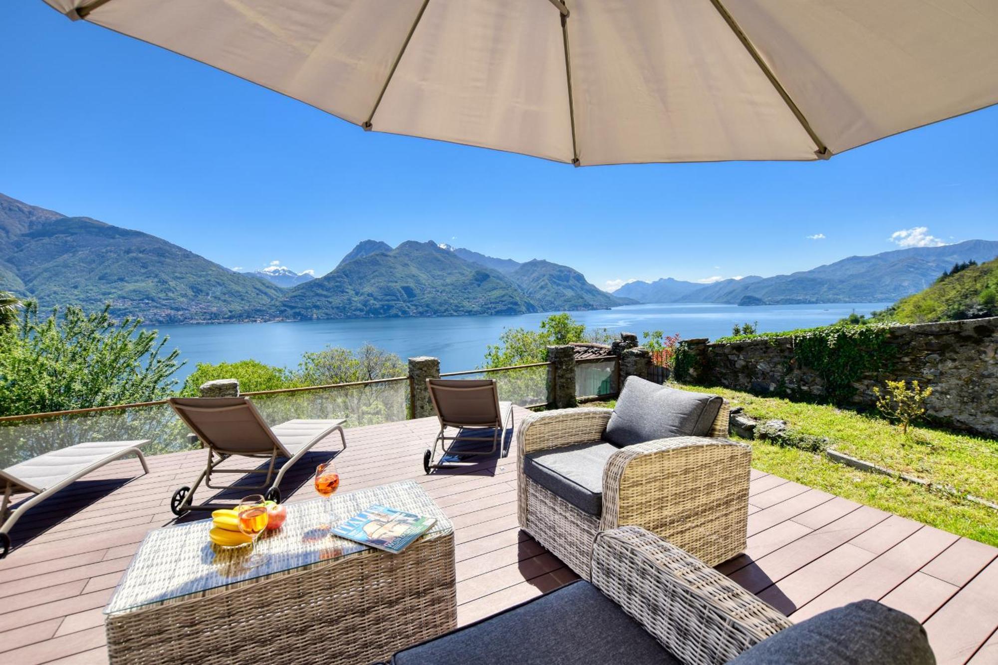 Pezzo 3-bedroom Lakeview With Shared Garden And Terrace *