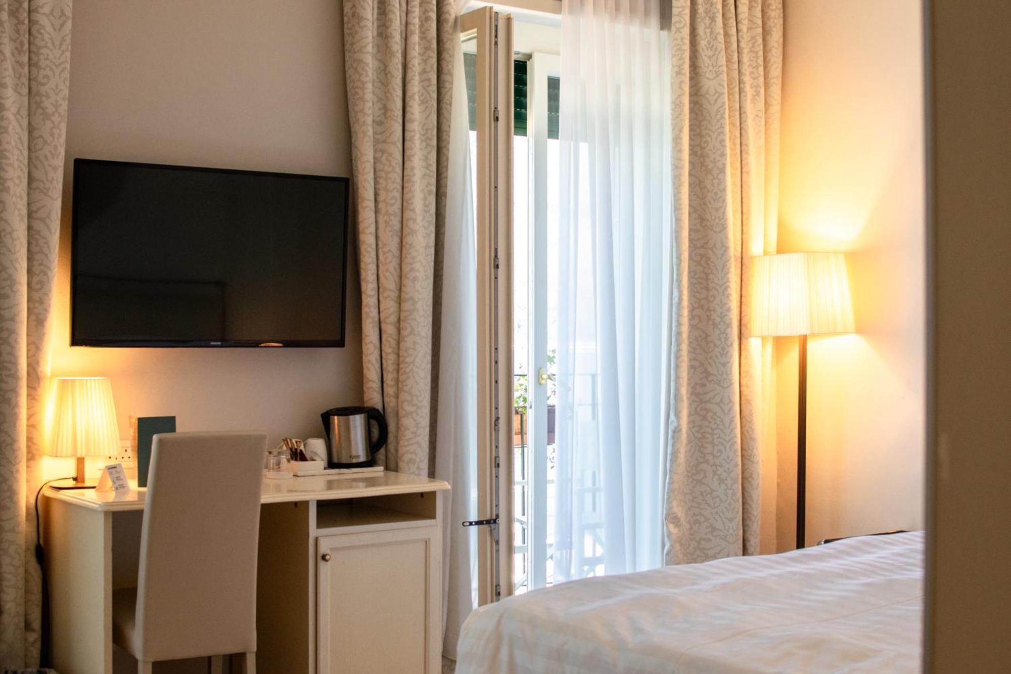 Du & Hotel 3*