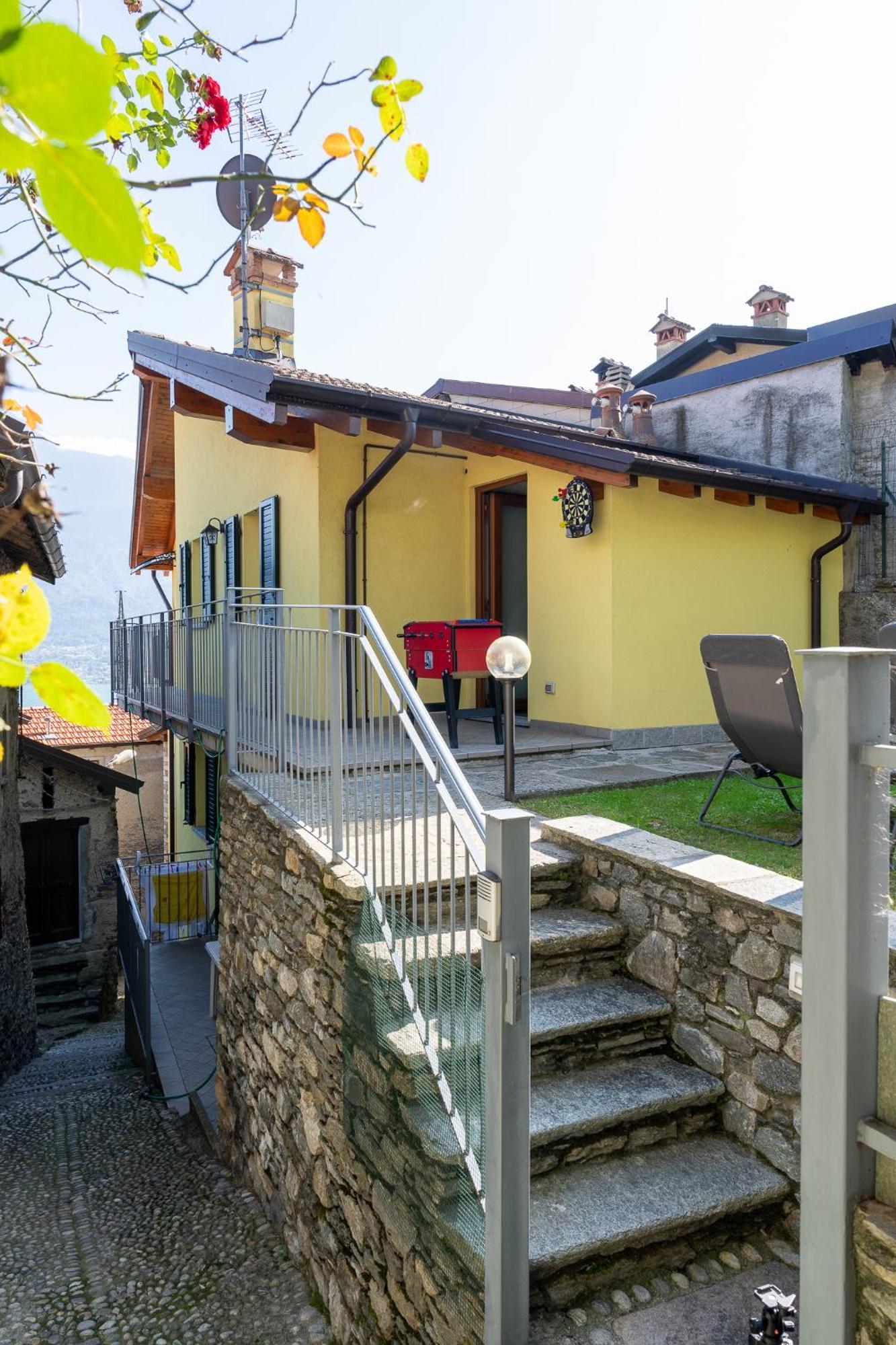 Casa Fausto Holiday home Vercana