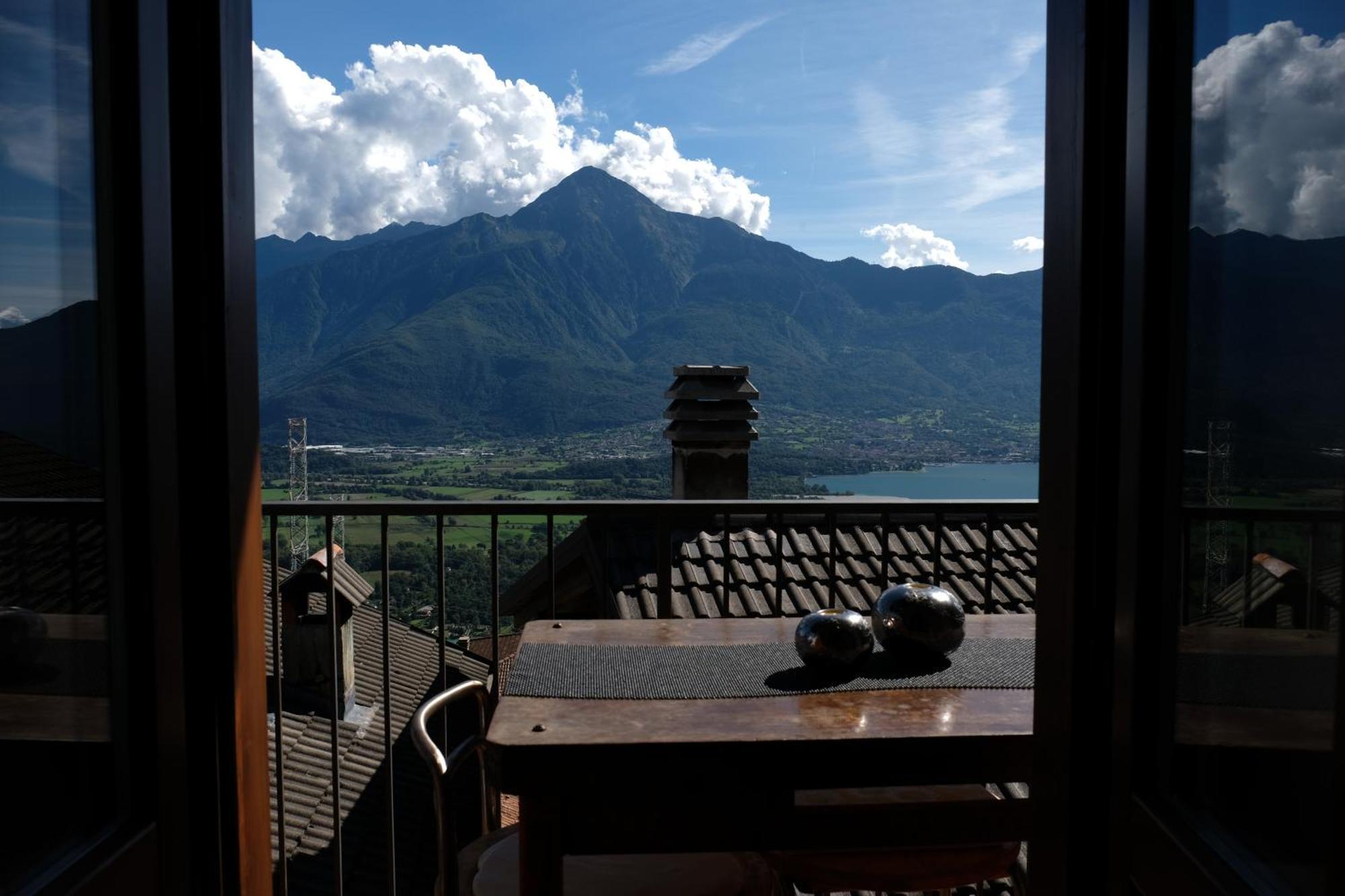 Holiday home Le In Pietra La Torretta Montemezzo