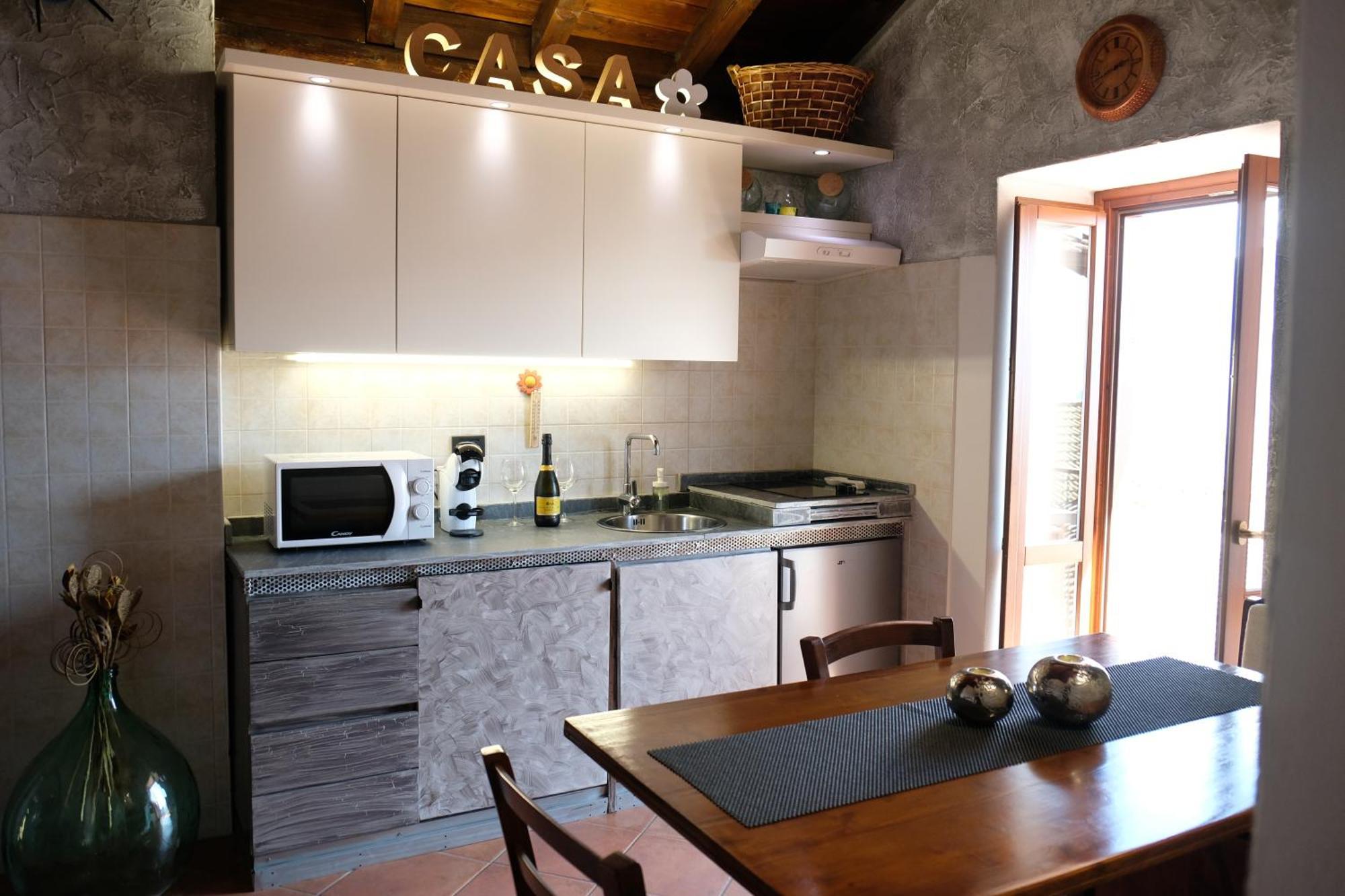 Holiday home Le In Pietra La Torretta Montemezzo