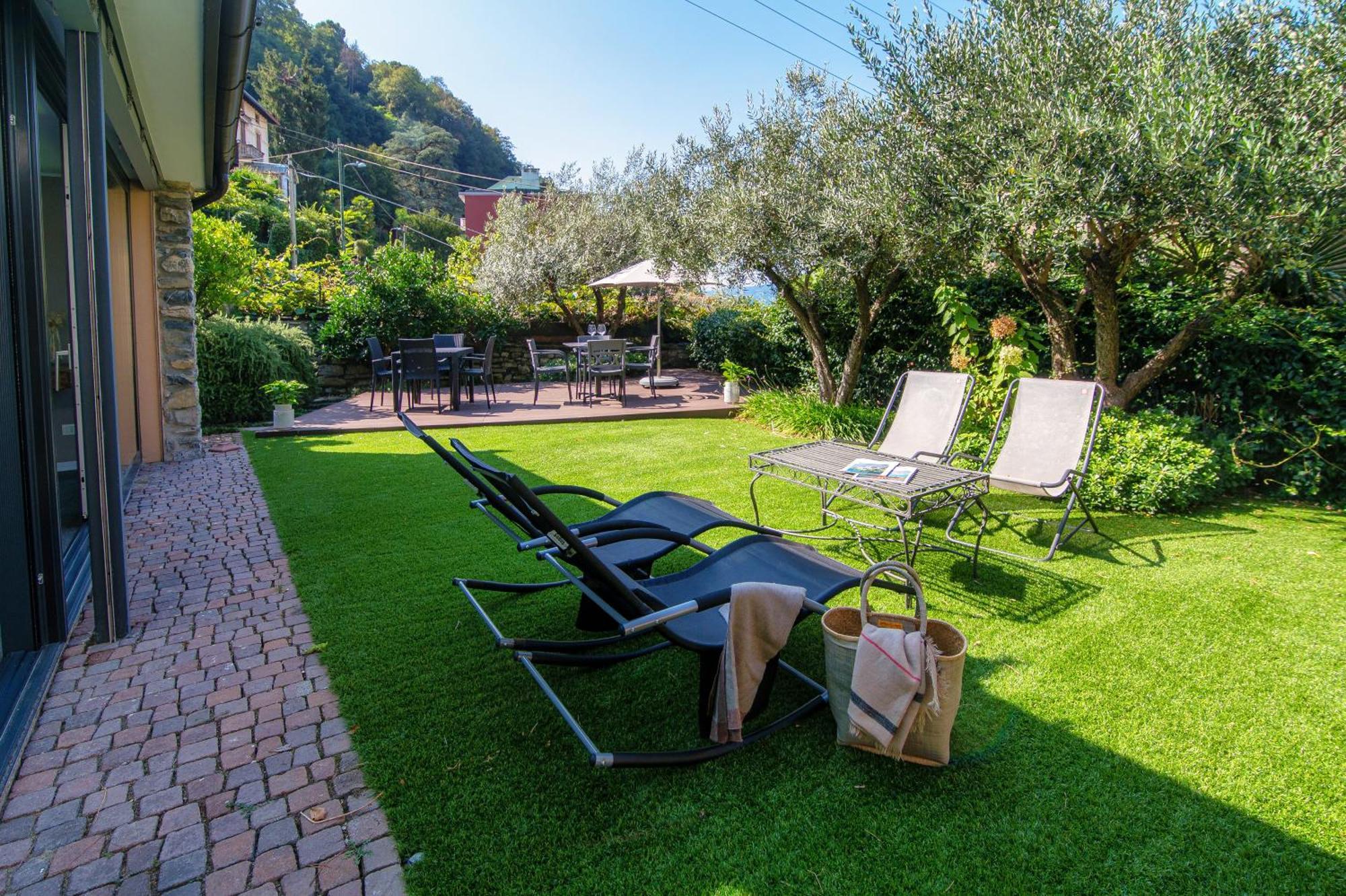 Lumina House - Private Garden & View * Torno
