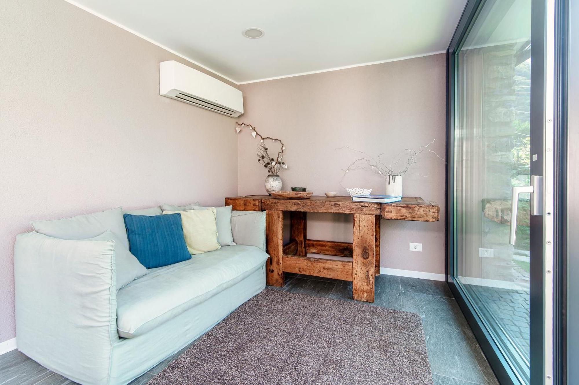 Lumina House - Private Garden & View Villa Torno