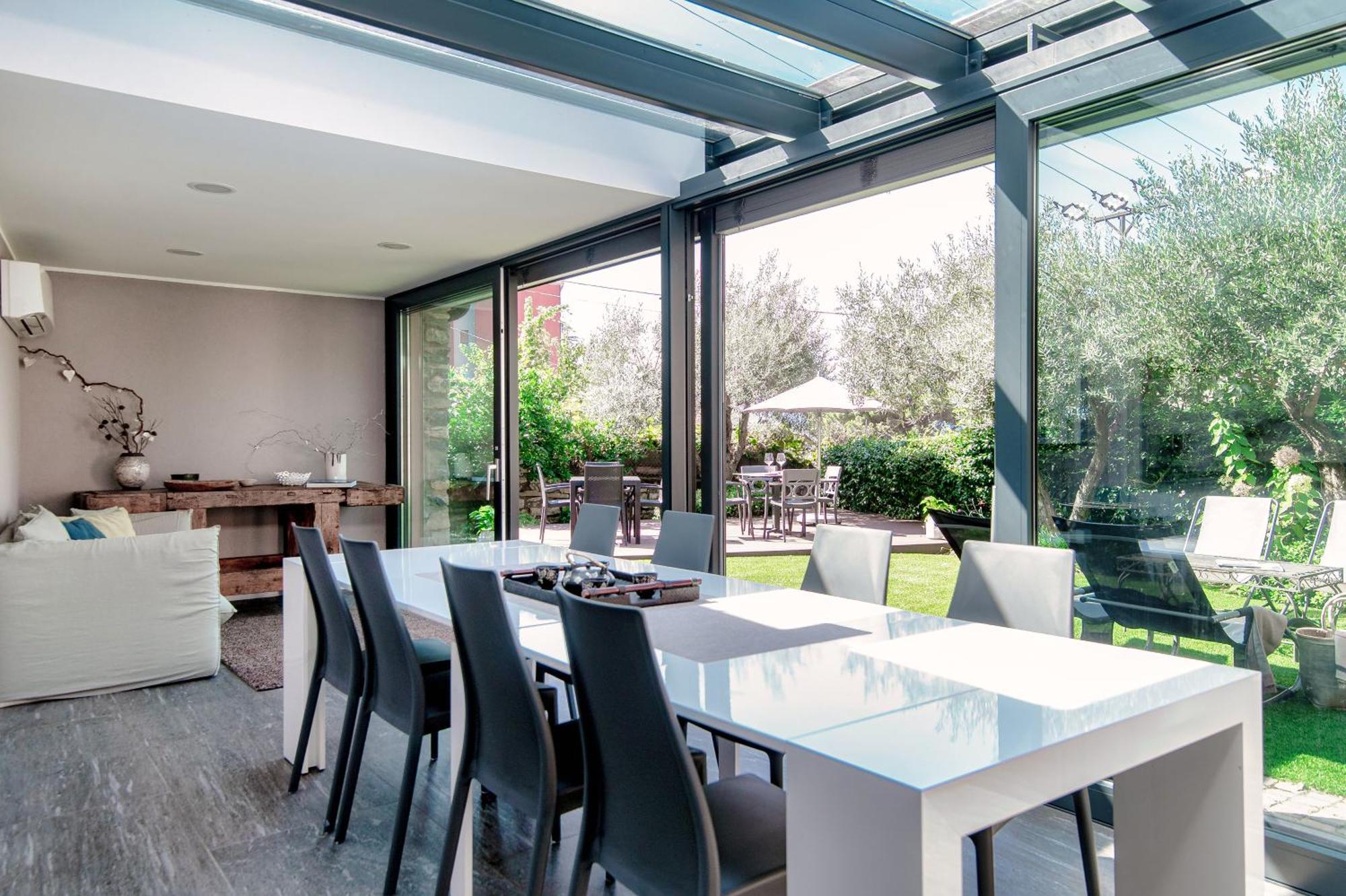 Lumina House - Private Garden & View Villa *