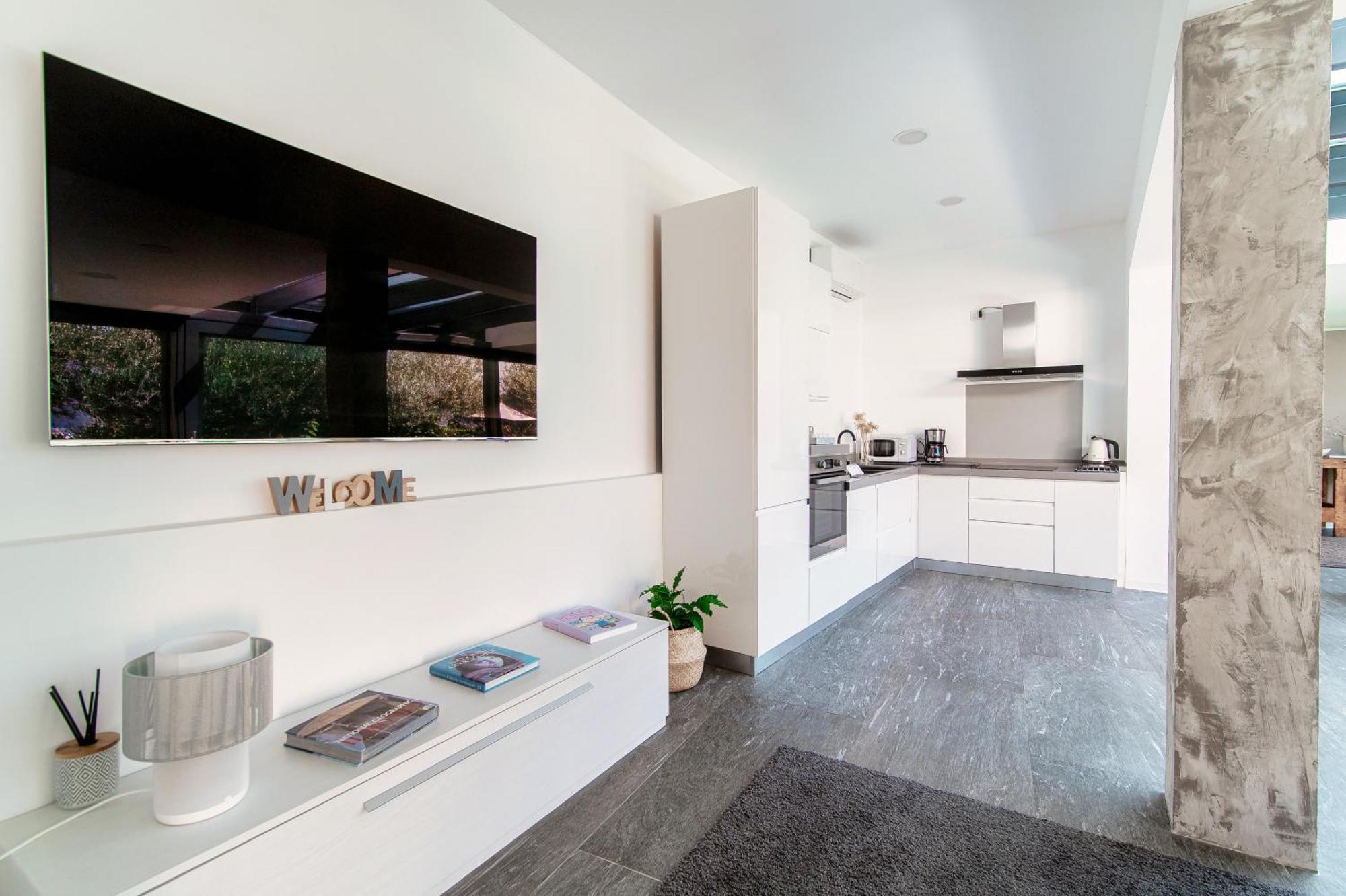 Lumina House - Private Garden & View *