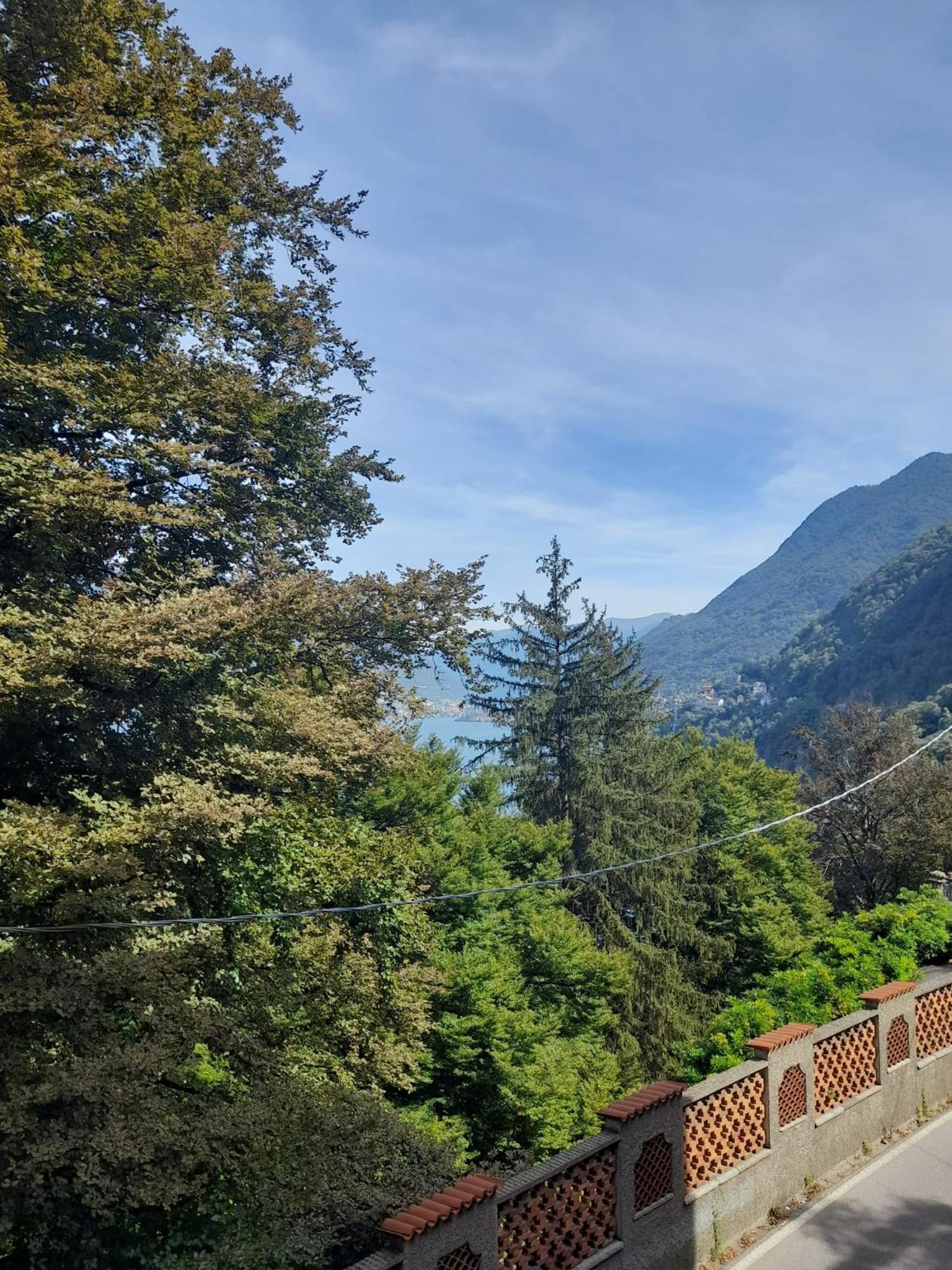 Blu Lake * Como