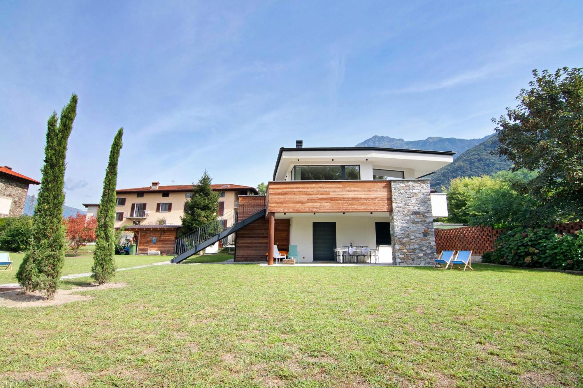 La Del Villa *