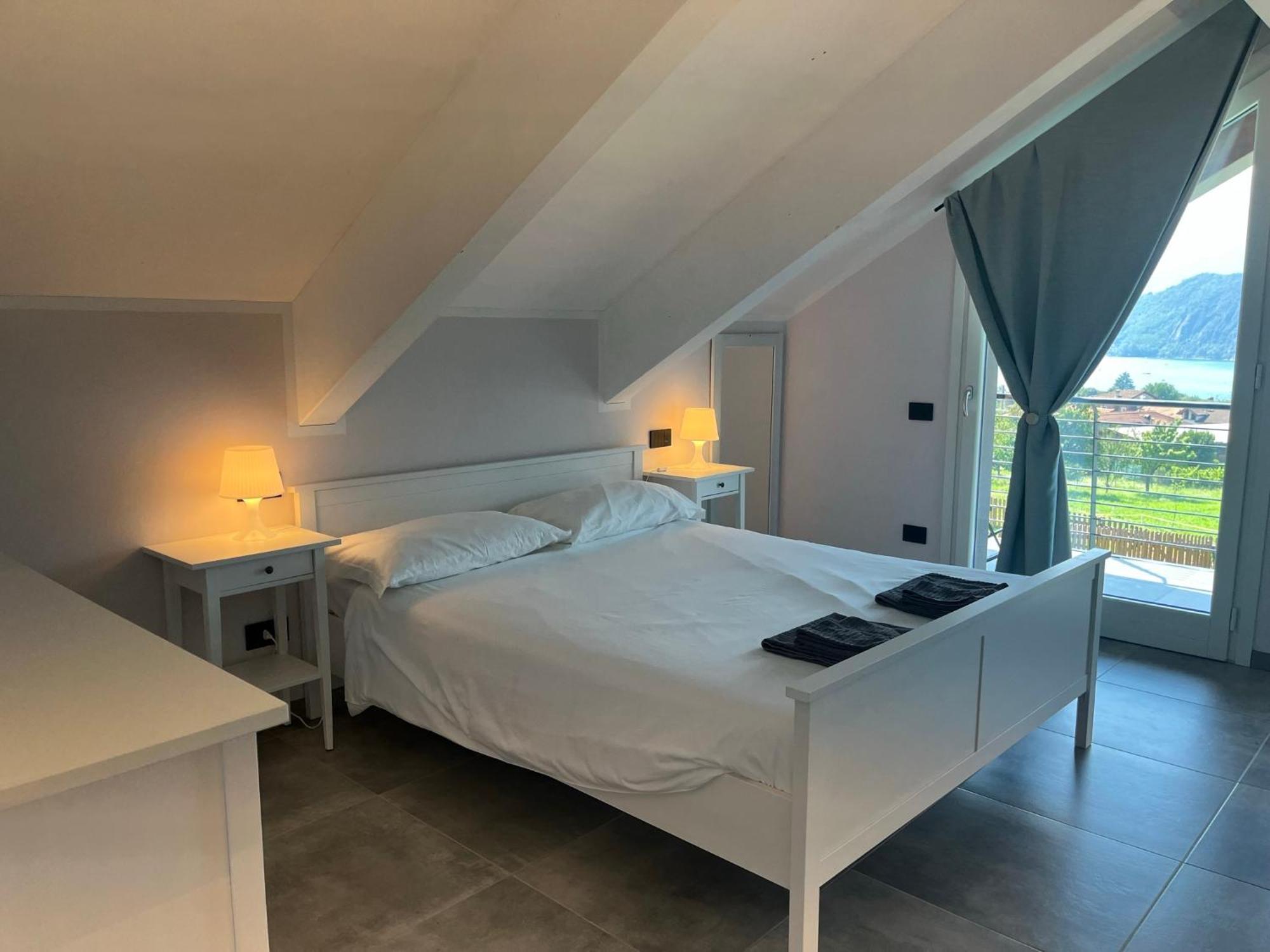 Tivano, Vista Mozzafiato Villa *