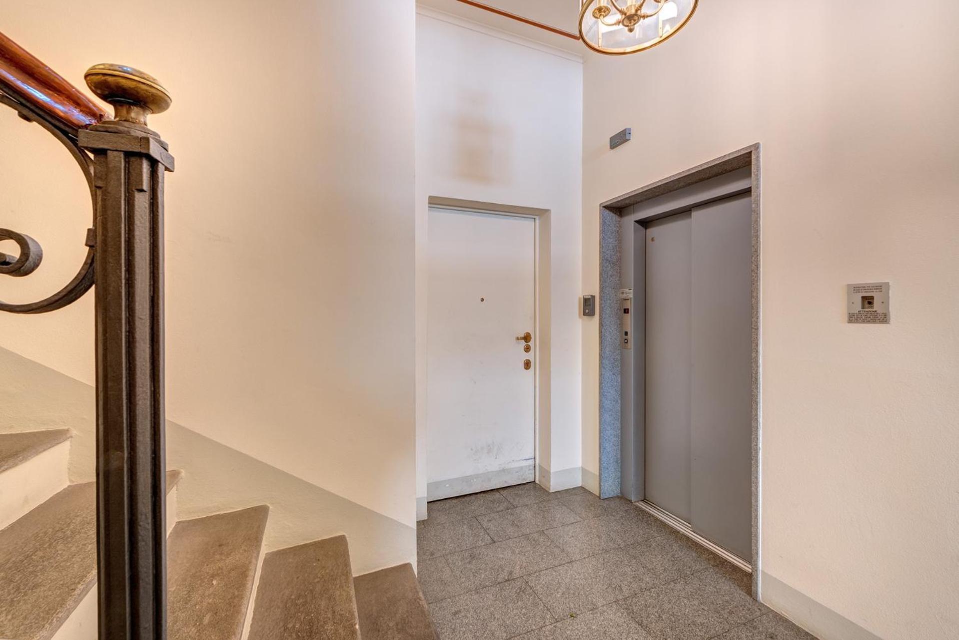 Duomo-porta Torre Penthouse With Private Terrace Apartment