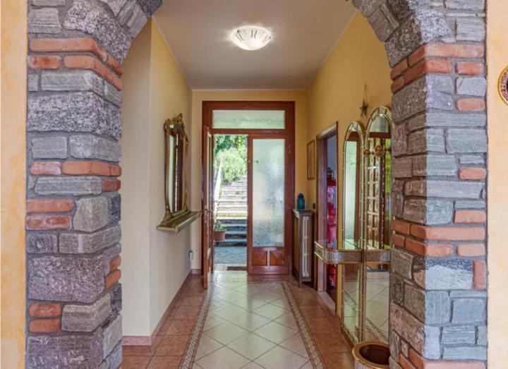 Varenna Wonders, Con Barbecue E Piscina Comoda Per 13 Ospiti Perledo
