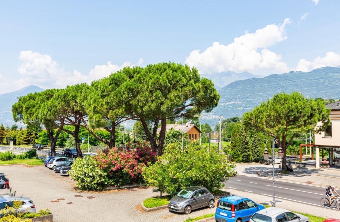 Lakeside View Apartment