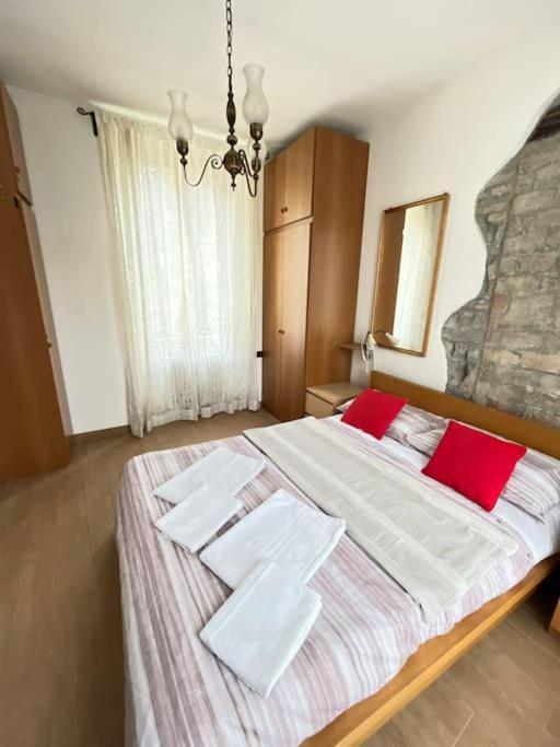 Apartment 100mq 5 Mins To Center + Free Park And View *