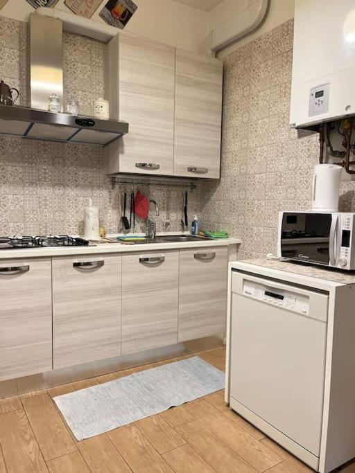 100mq 5 Mins To Center + Free Park And View Apartment *