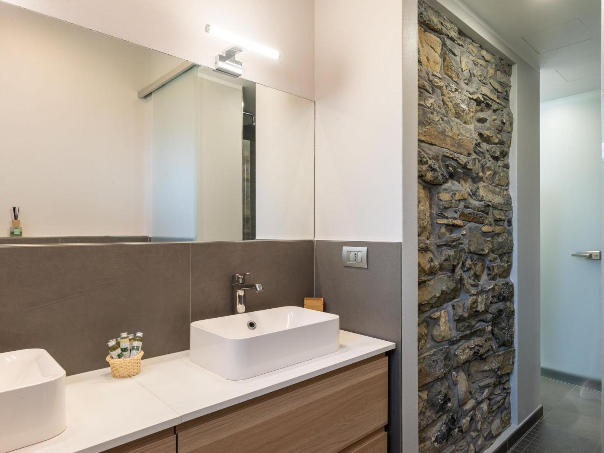 Lacum Lux By Interhome Perledo