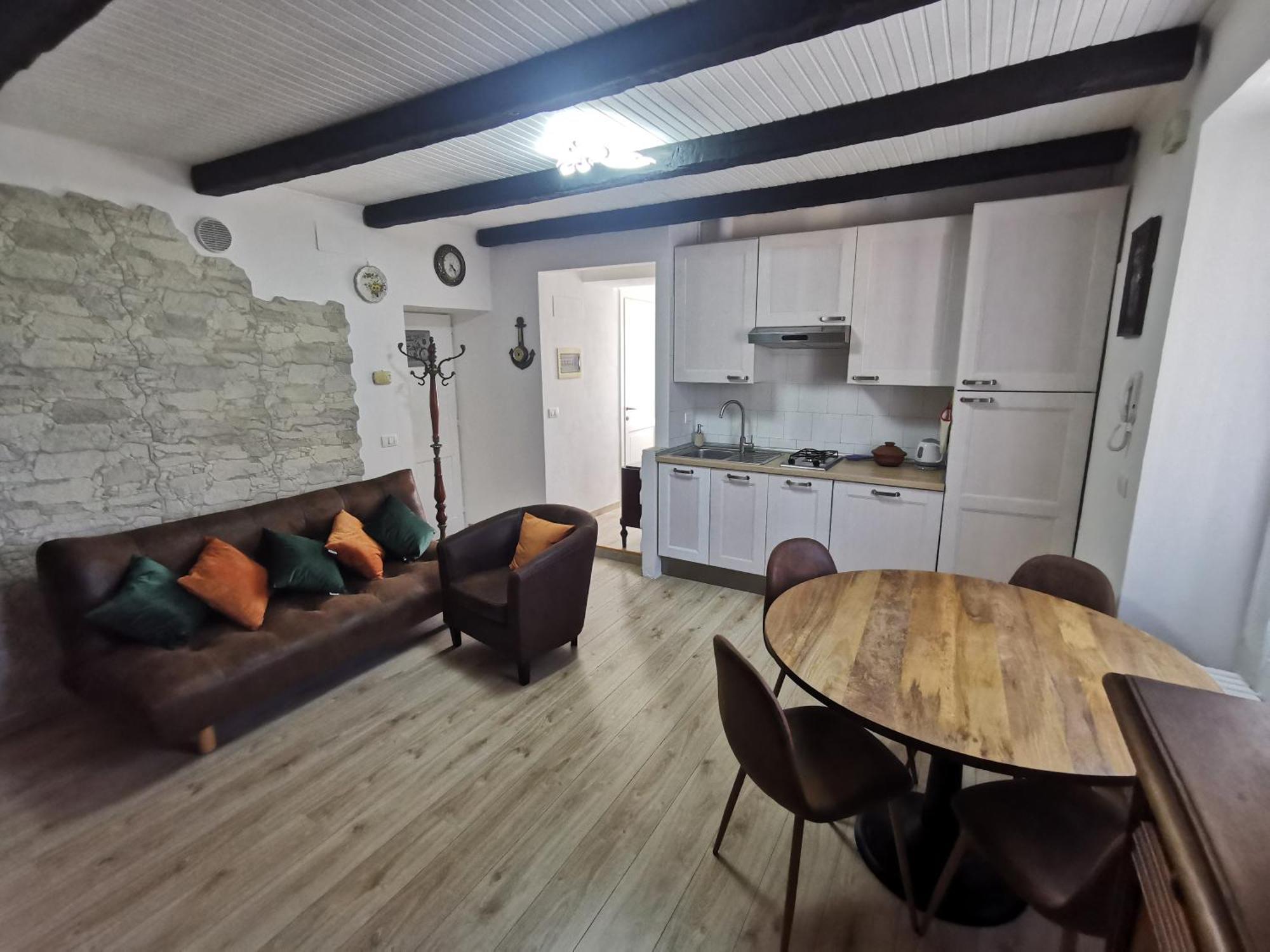 With Parking Near The Historical Center Apartment Bellano