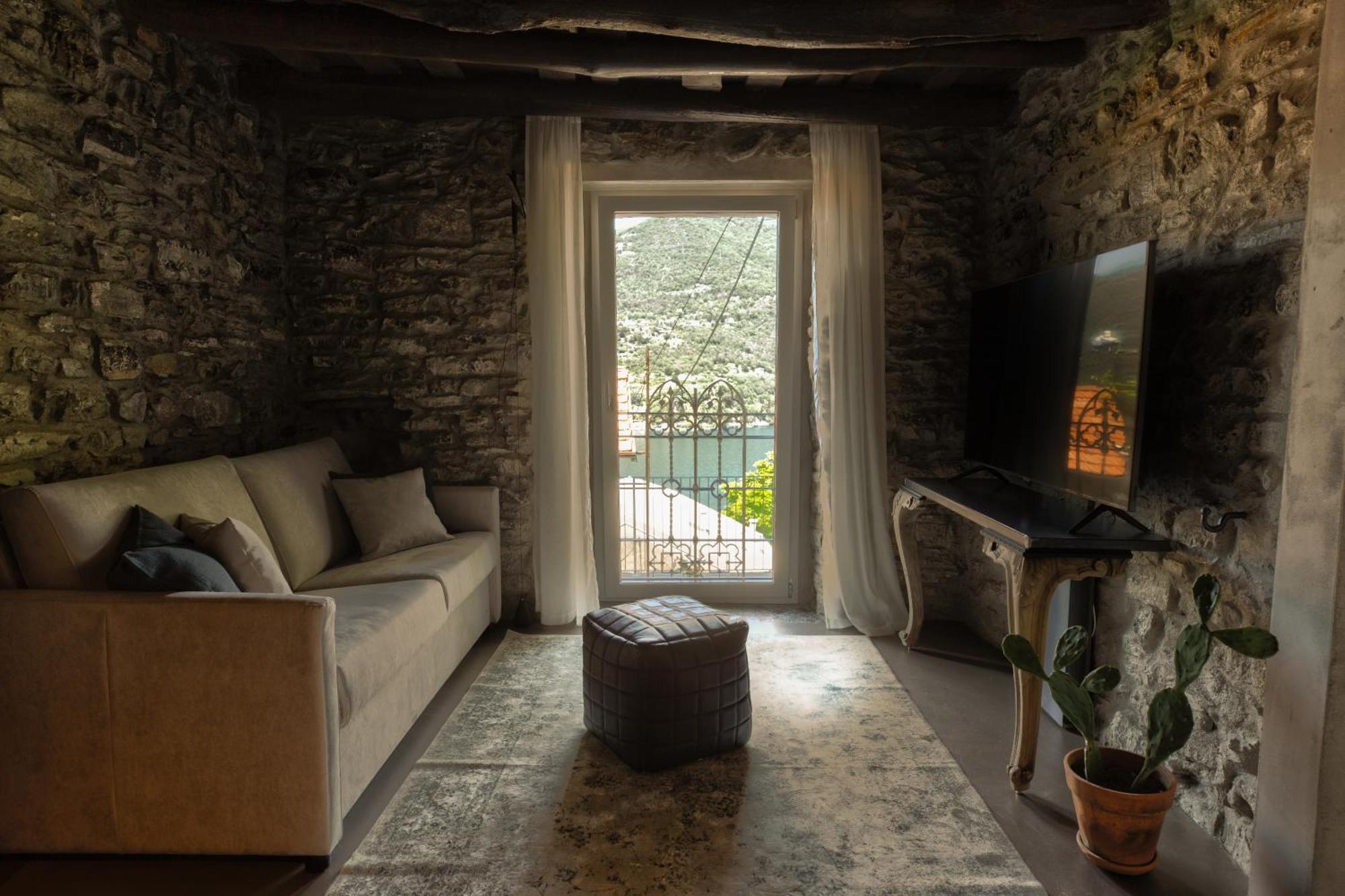 Pietralago, Casa Con Vista Sul