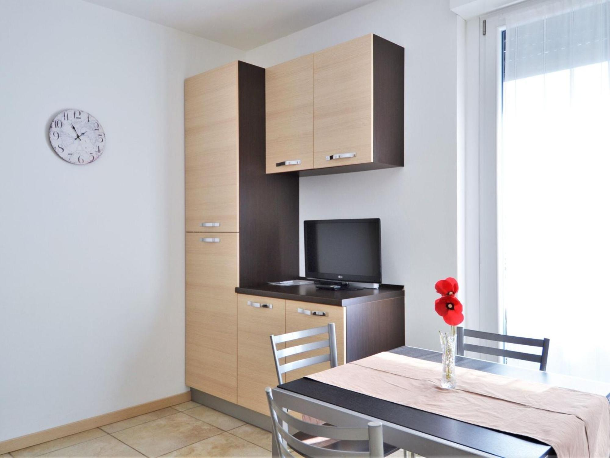 Simplistic In With Balcony Terrace Apartment *