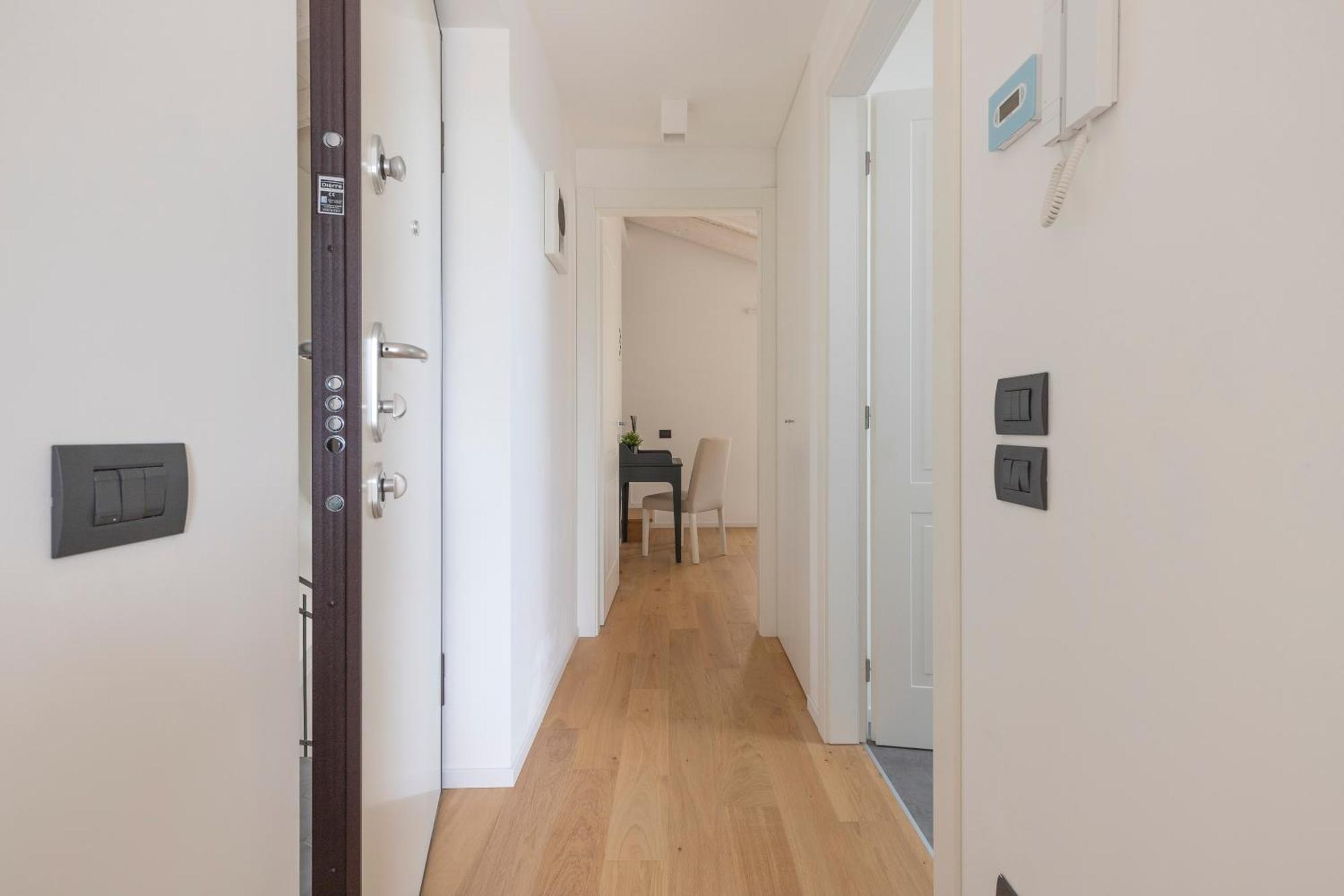 Olmo Apartment *