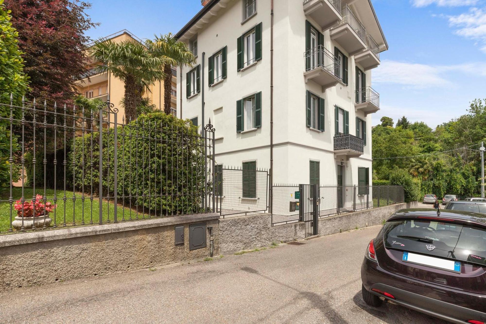 Olmo Apartment *