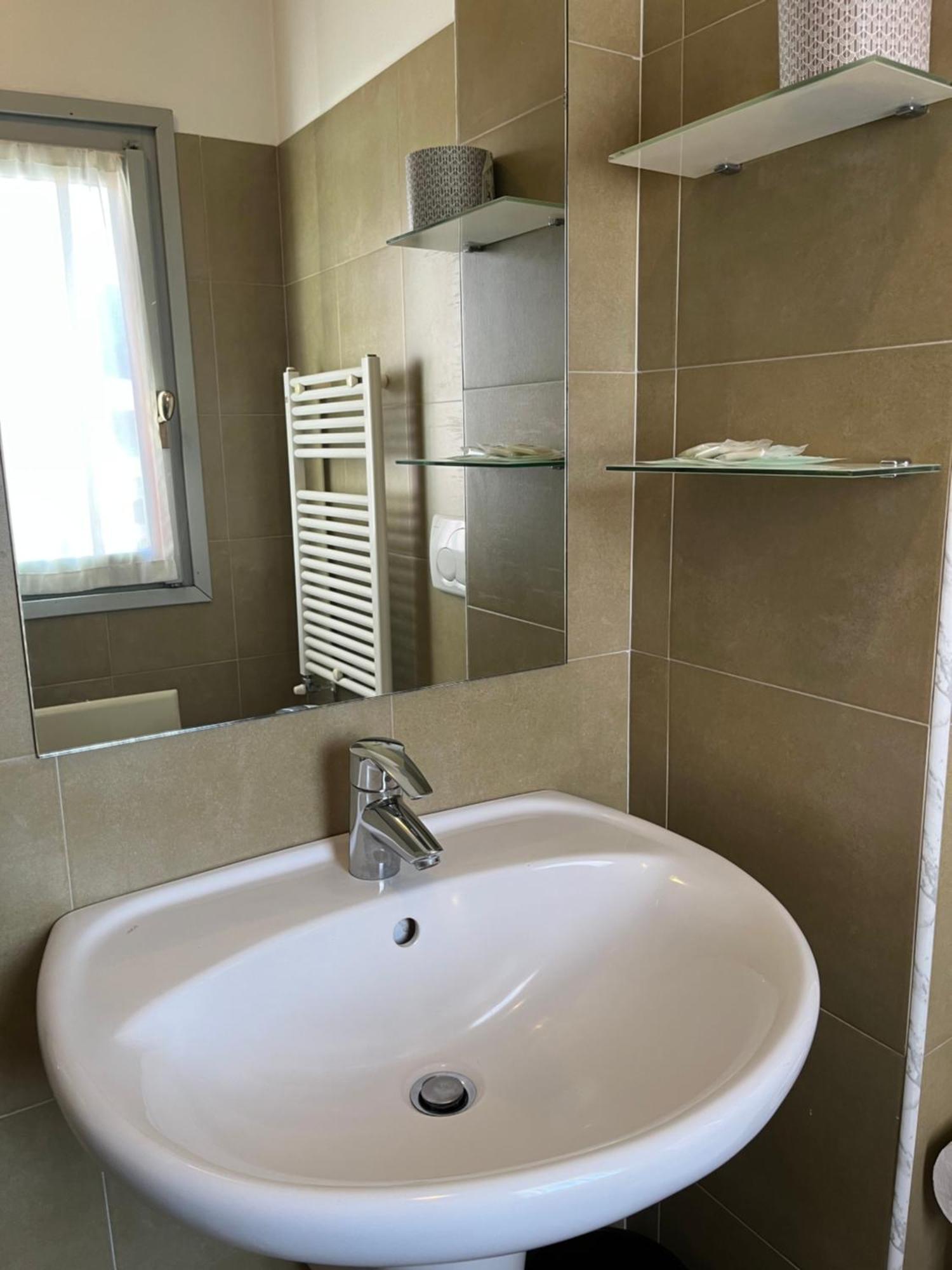 Aurora Hotel Colico