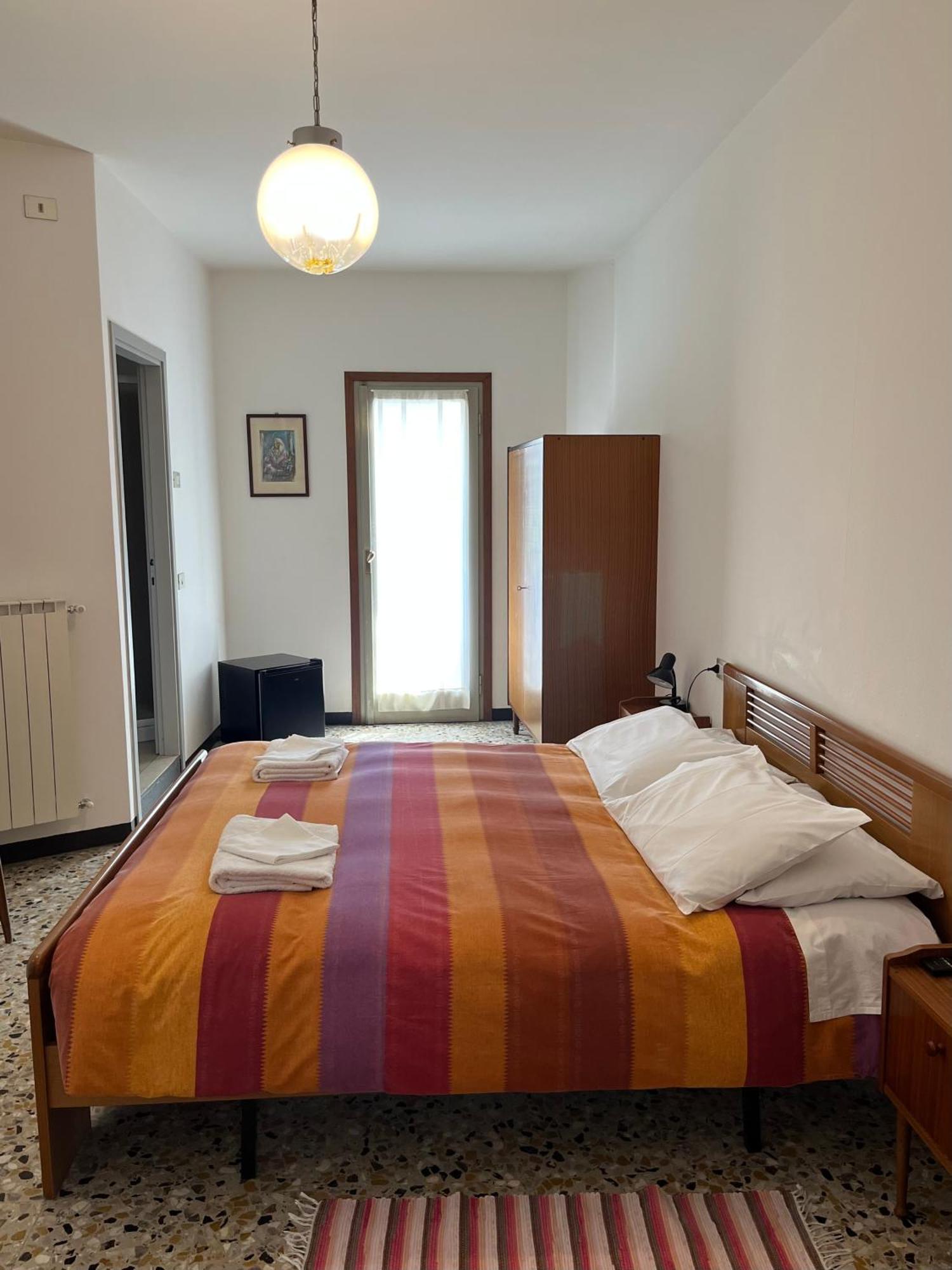 Aurora Hotel *