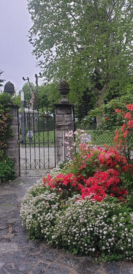 Foreground - Pet Friendly Stay- Garden-parking-lake View- Bike Friendly House Holiday home