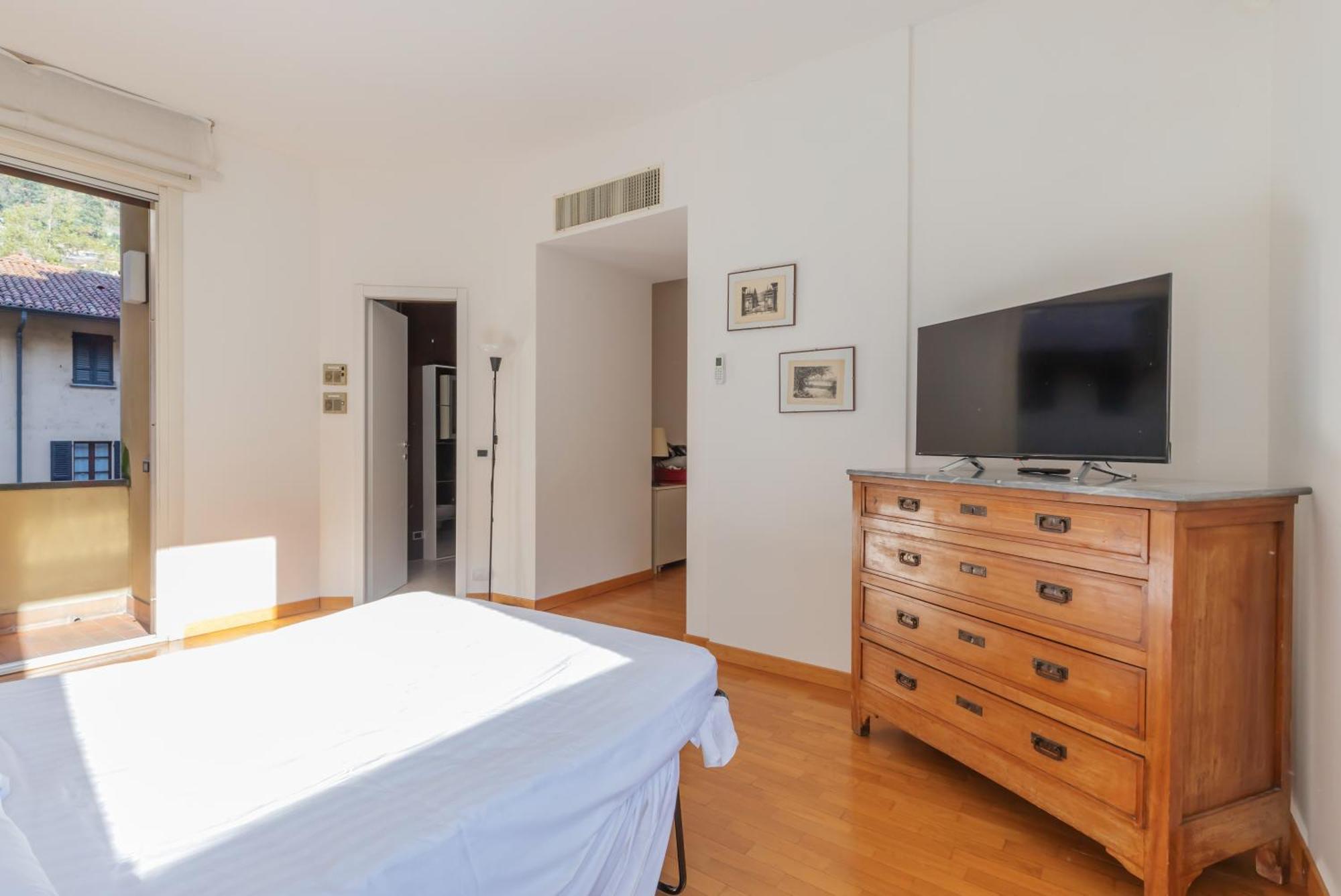 Joivy By The Apartment Como
