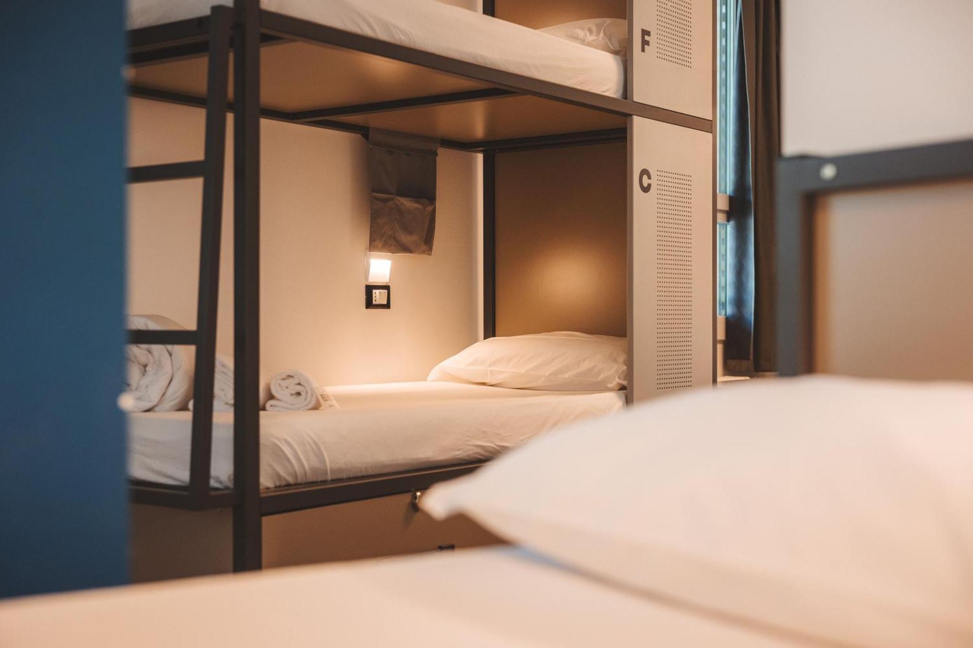 Hostel &